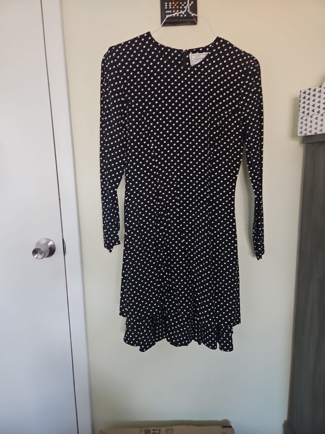VTG d.Frank Made USA Black &White Polka dot Sz 8 Ruffeled Skirt 3 Teir,Long Slv.