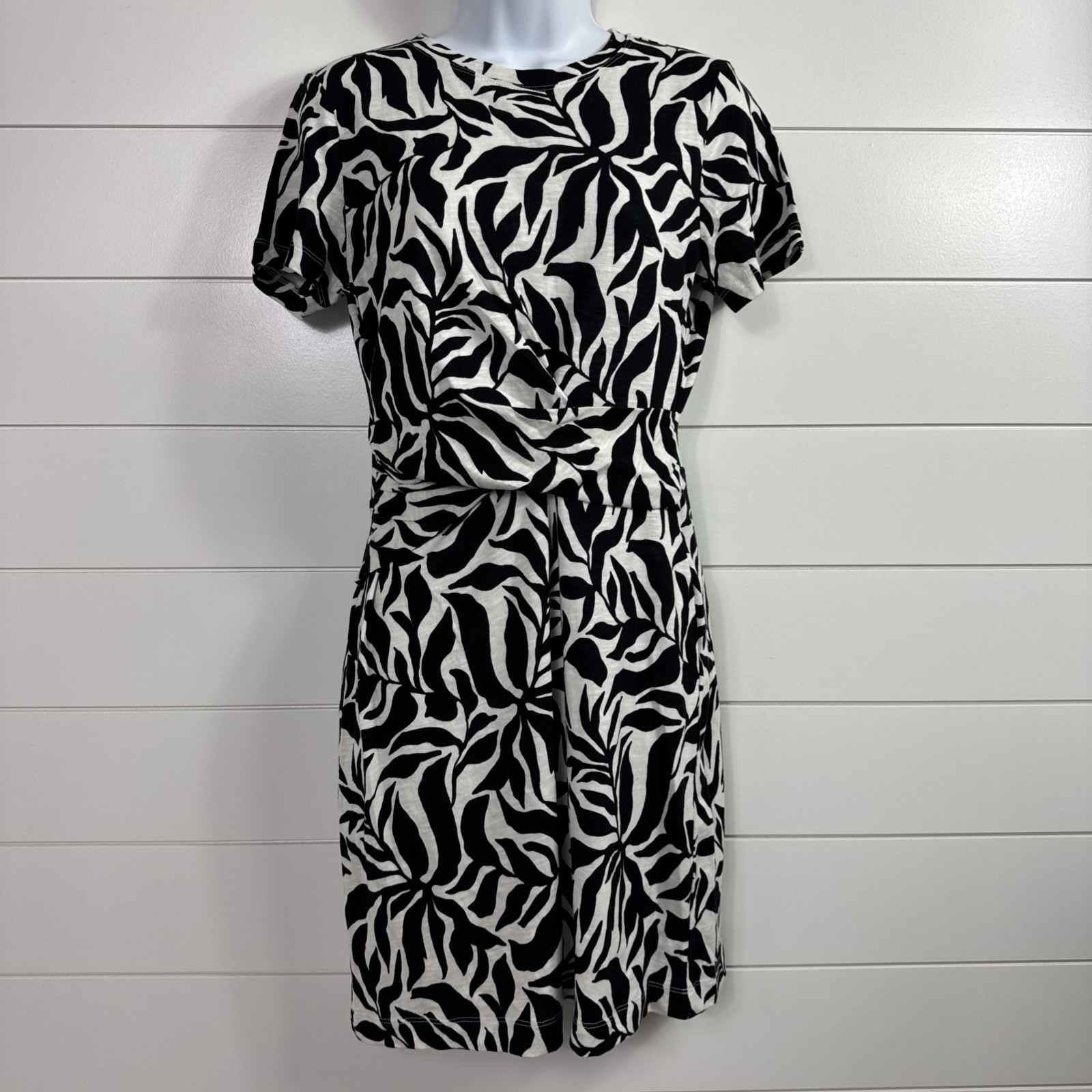 NWT LOFT Tee Shirt Dress Knit Knee Length Black White Pattern sz Small Petite