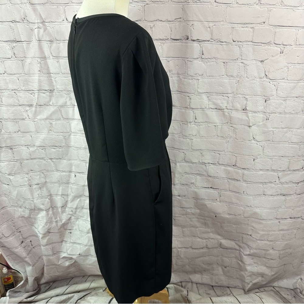 LOFT classic Elegant Black knee length Dress pockets sz 8