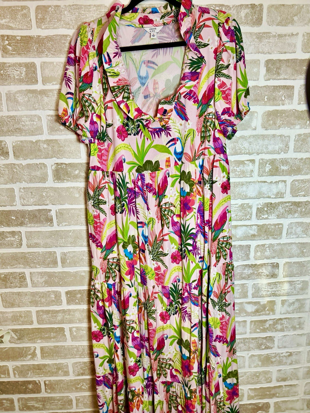 Crown & Ivy Pink Tropical Floral Maxi Dress V-Neck Puff Sleeve Tiered Pockets L
