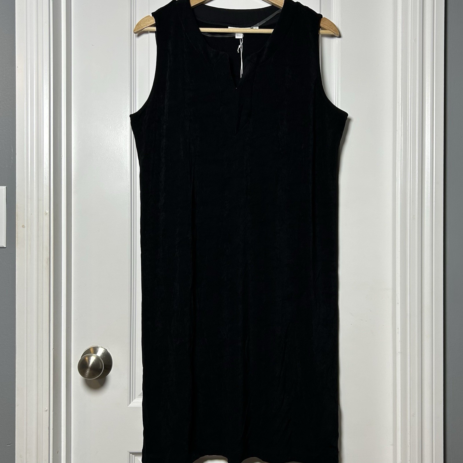 Chico’s Black Wrinkle Resistant Sleeveless Shift Midi Dress Quiet Luxury Style