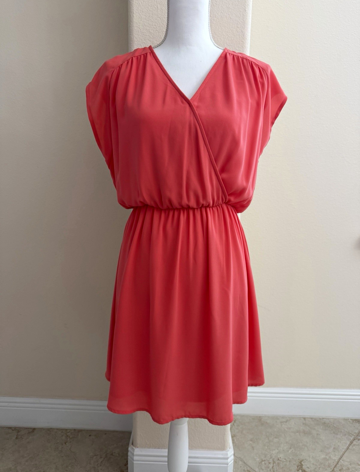 Francesca’s Coral V-Neck Cap Sleeve Lined A-Line Knee Dress Polyester M