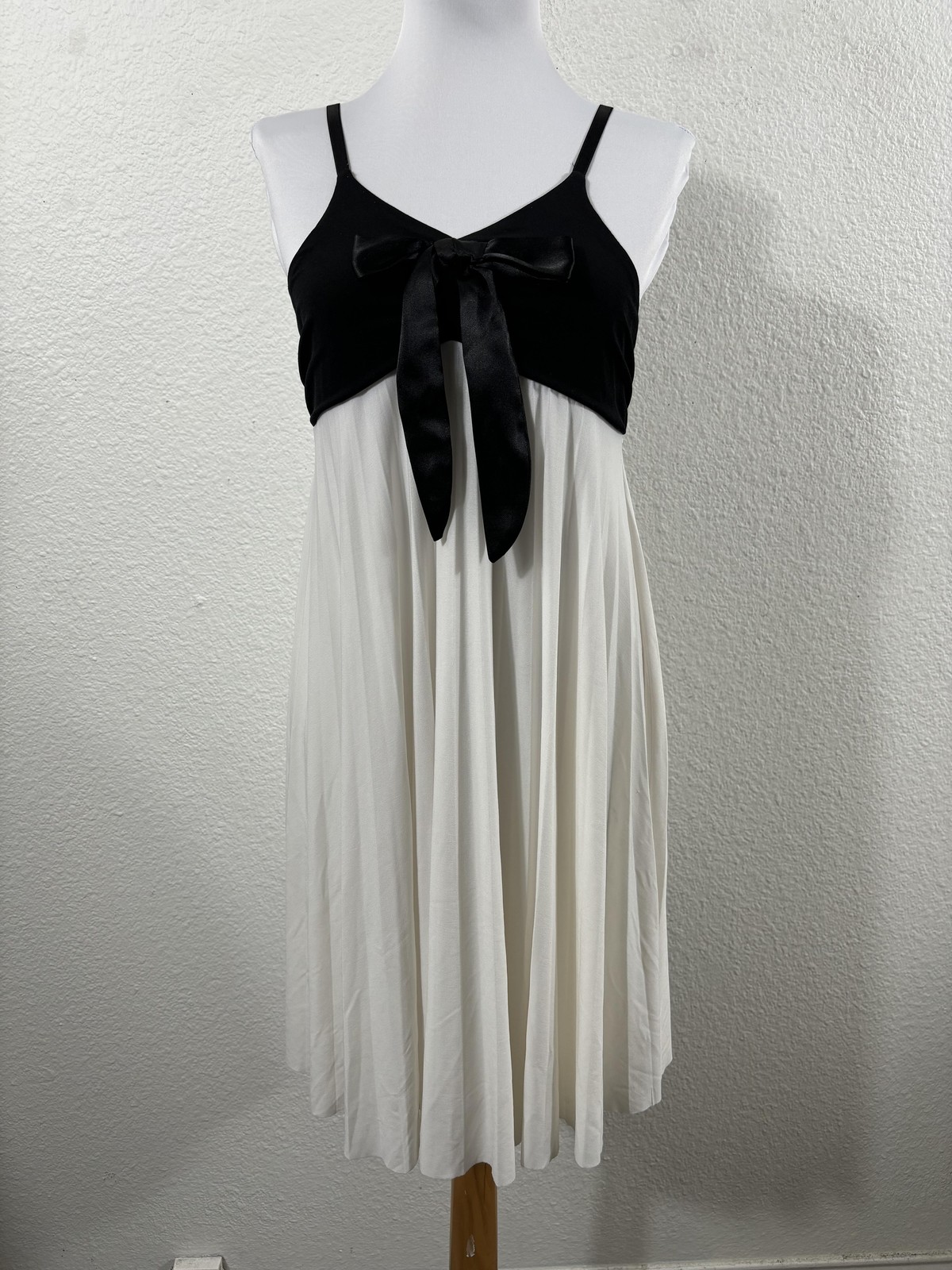Vintage iZ Byer California Dress Womens Small Black White Babydoll Empire Bow