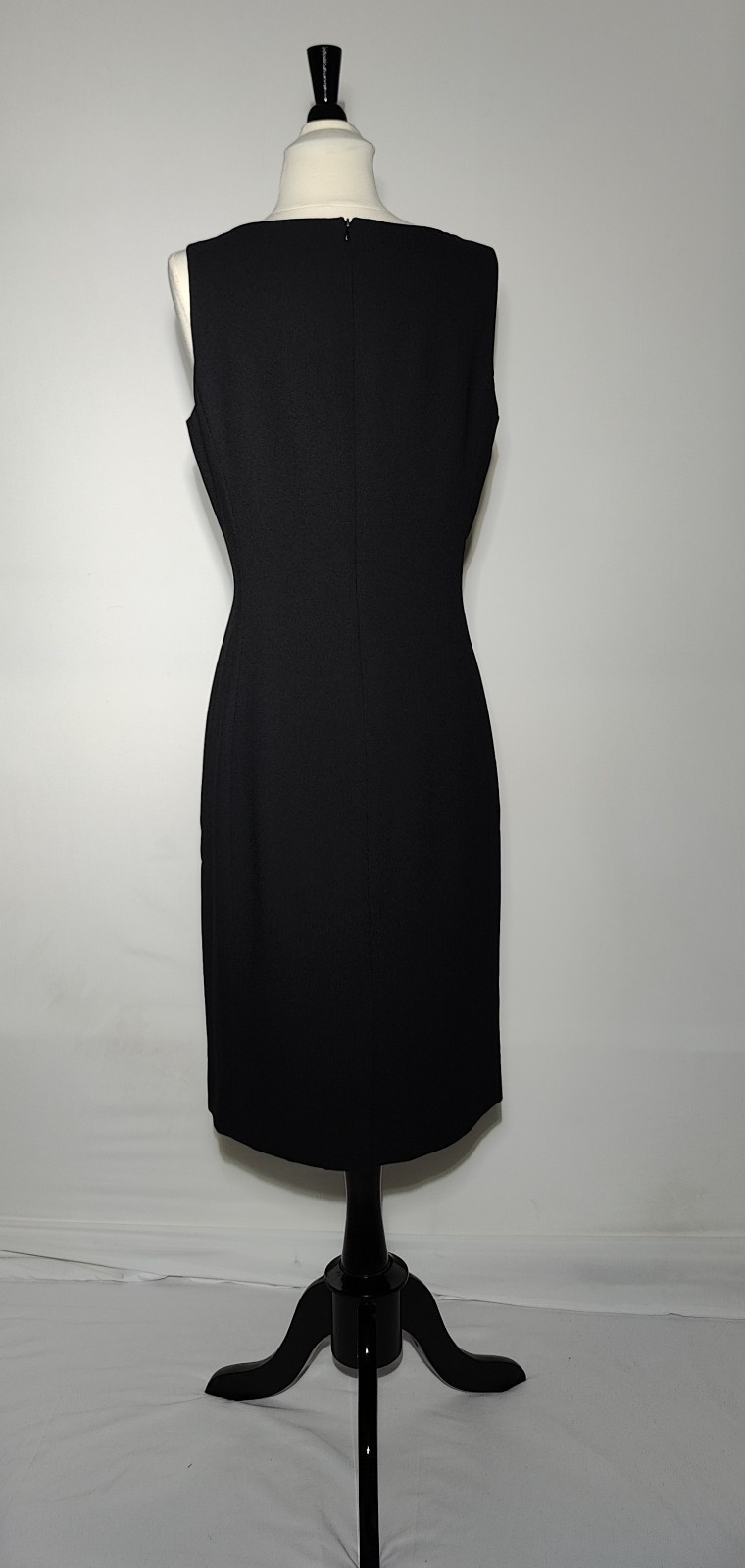 Liz Claiborne Size 10 Black Sleeveless Boatneck Sheath Dress LBD Work Cocktail.