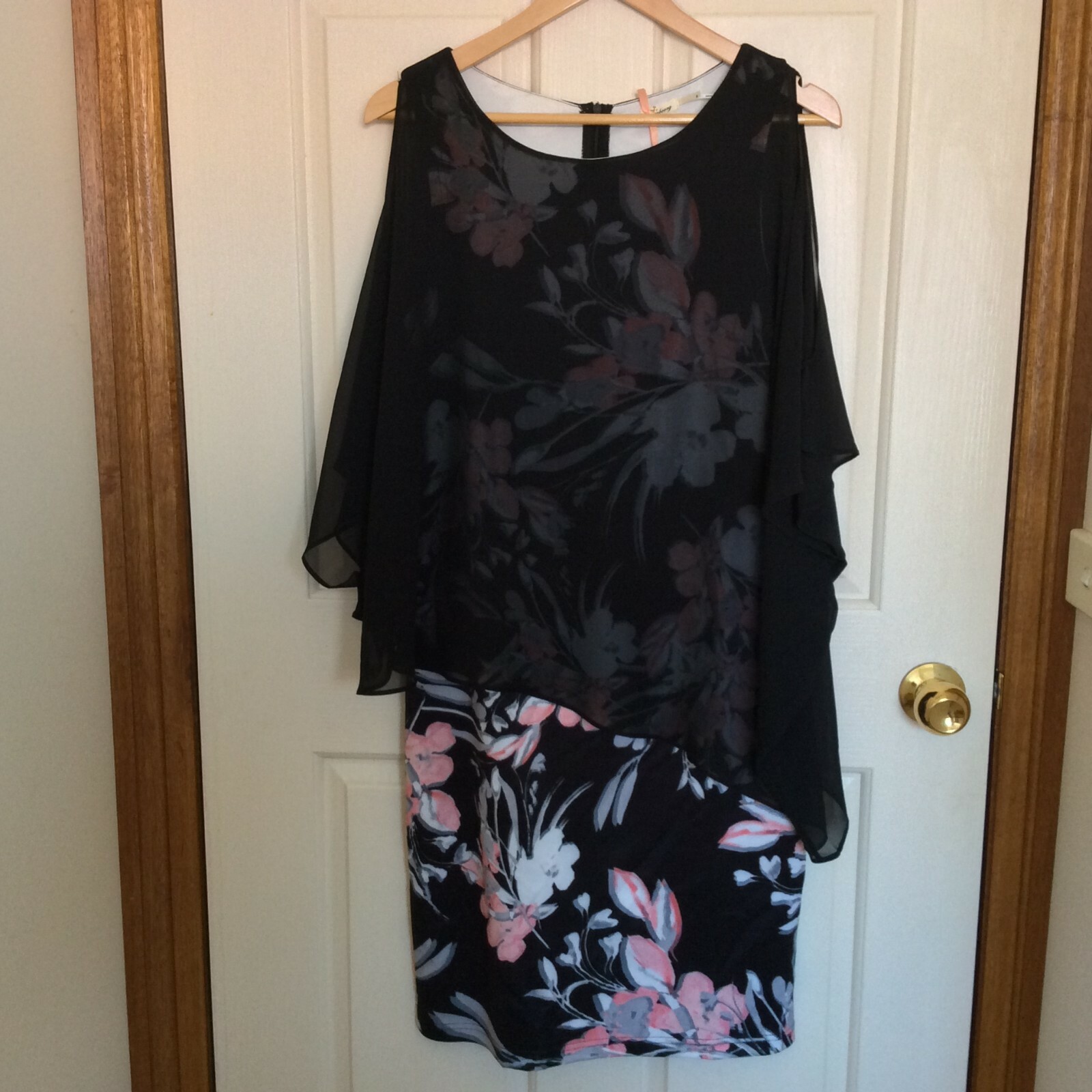 TEABERRY ANGLE CHIFFON OVERLAY WITH PINK/GREY FLORAL DRESS SIZE 8