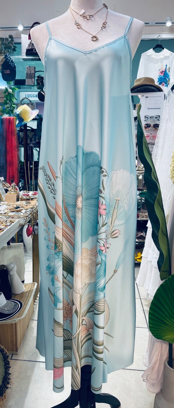 Maxi dress, 30 % silk, 70% viscose, made in Italy.