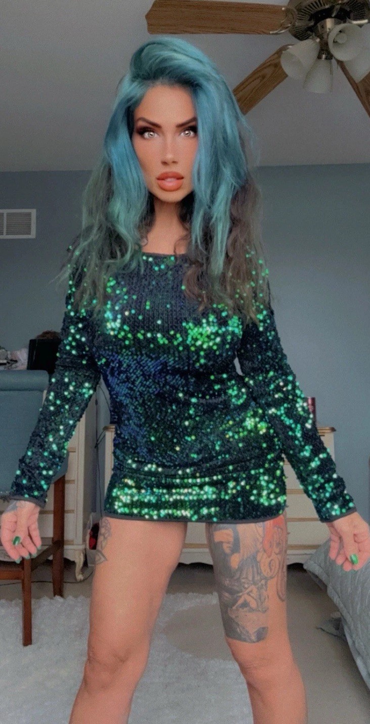 Privy Privately Privileged Sequins Holiday Prom Party Formal Mini Emerald Dress