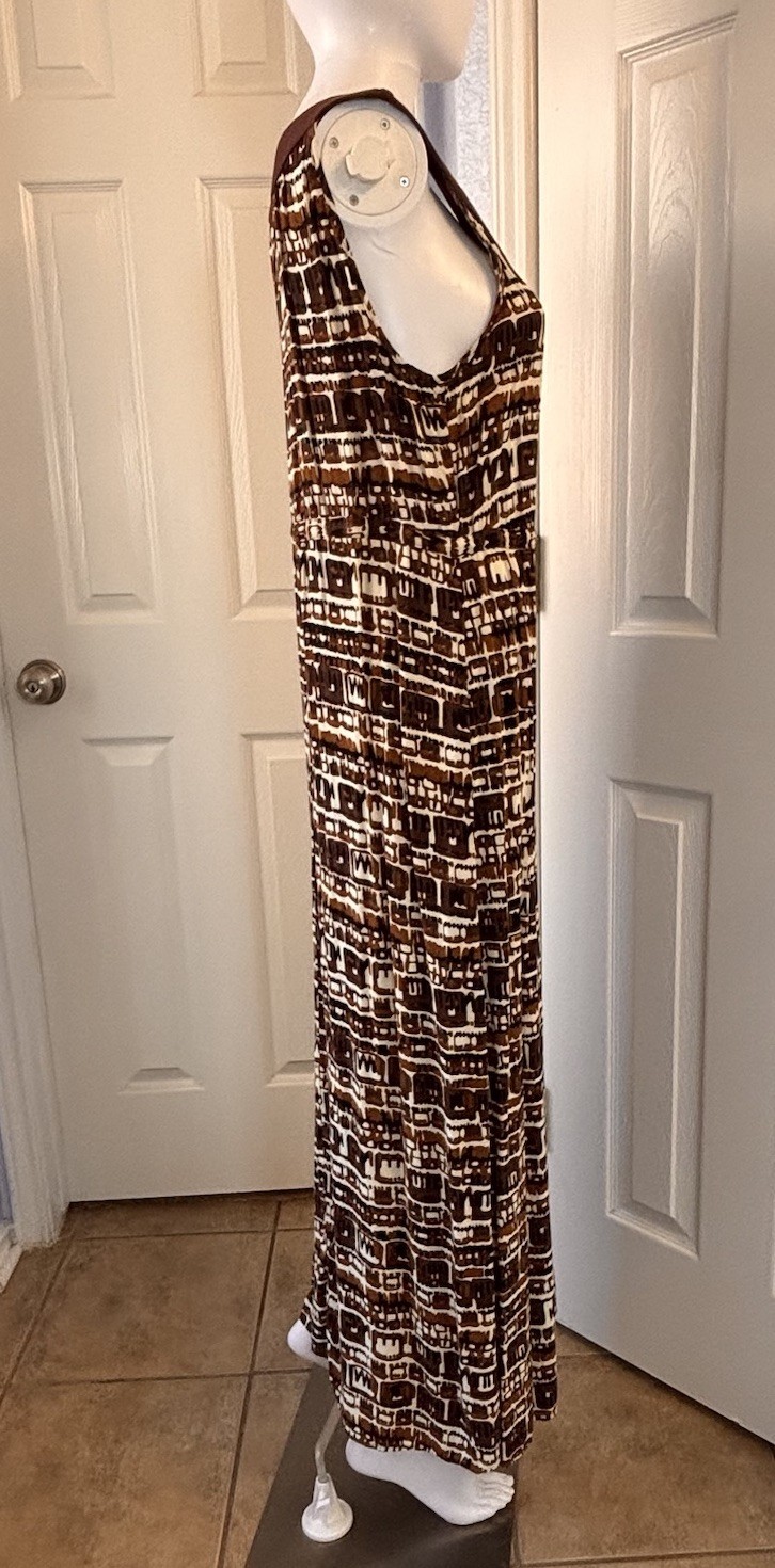 Elementz Petite Large Sleeveless Maxi Dress- Brown Geometric Print