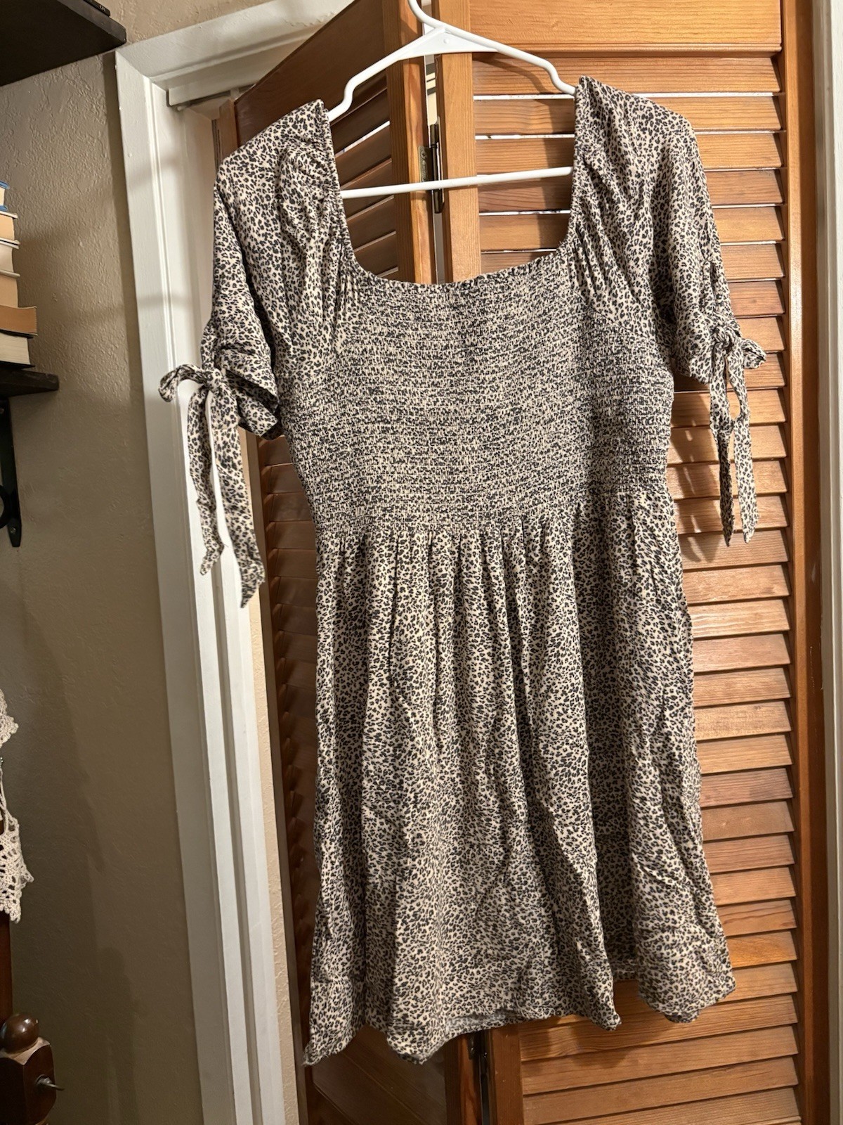 American Eagle Dress Medium Leopard Print Smocked Square Neck Tie Sleeve Casual