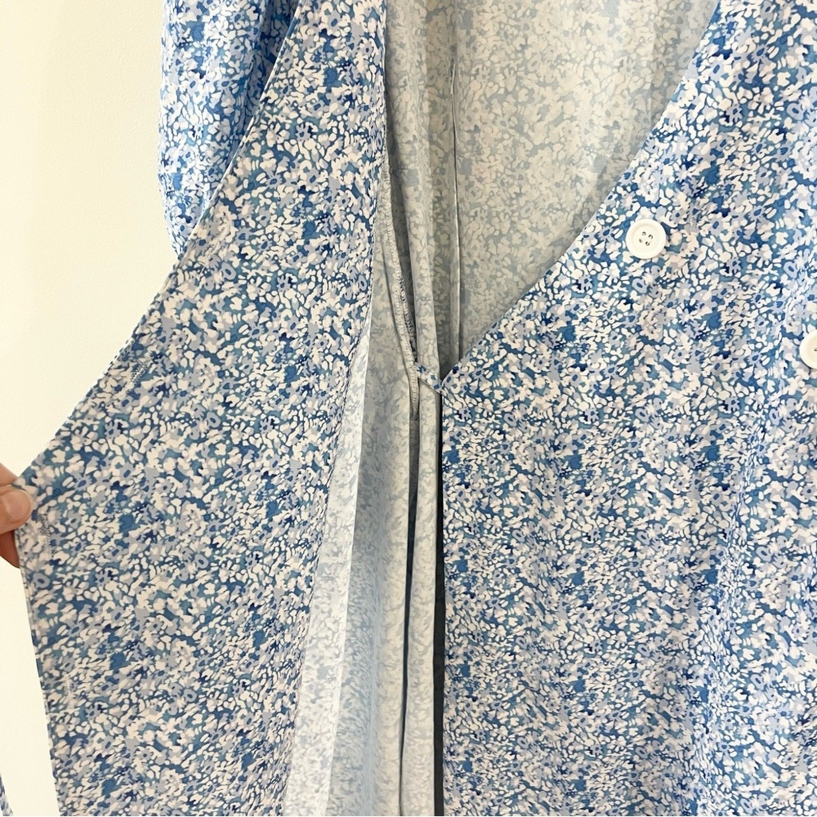 Spring Time in Brooklyn Floral Blue Wrap Mini Dress Silk Blend Woman’s size S