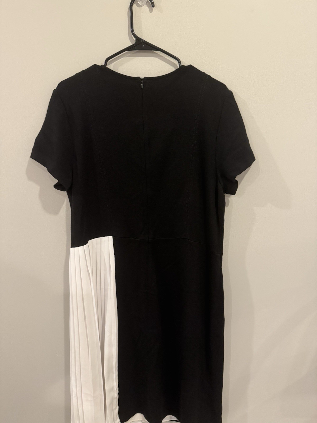 St. John Collection Colorblock Knit Knee Length Dress Pleated Side Panel Size 14