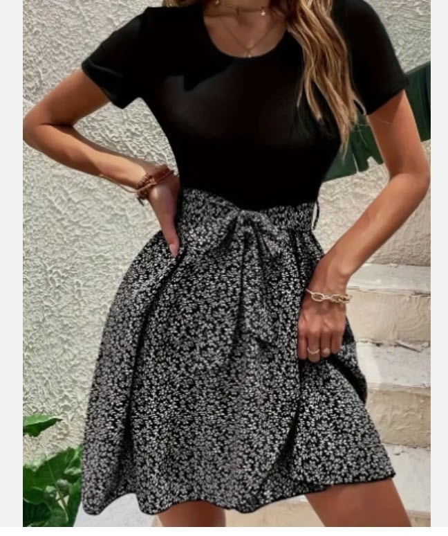 Floral Pullover, Belted, Short Sleeve Black Dress Wrap w/Splicing Bottom Sz L