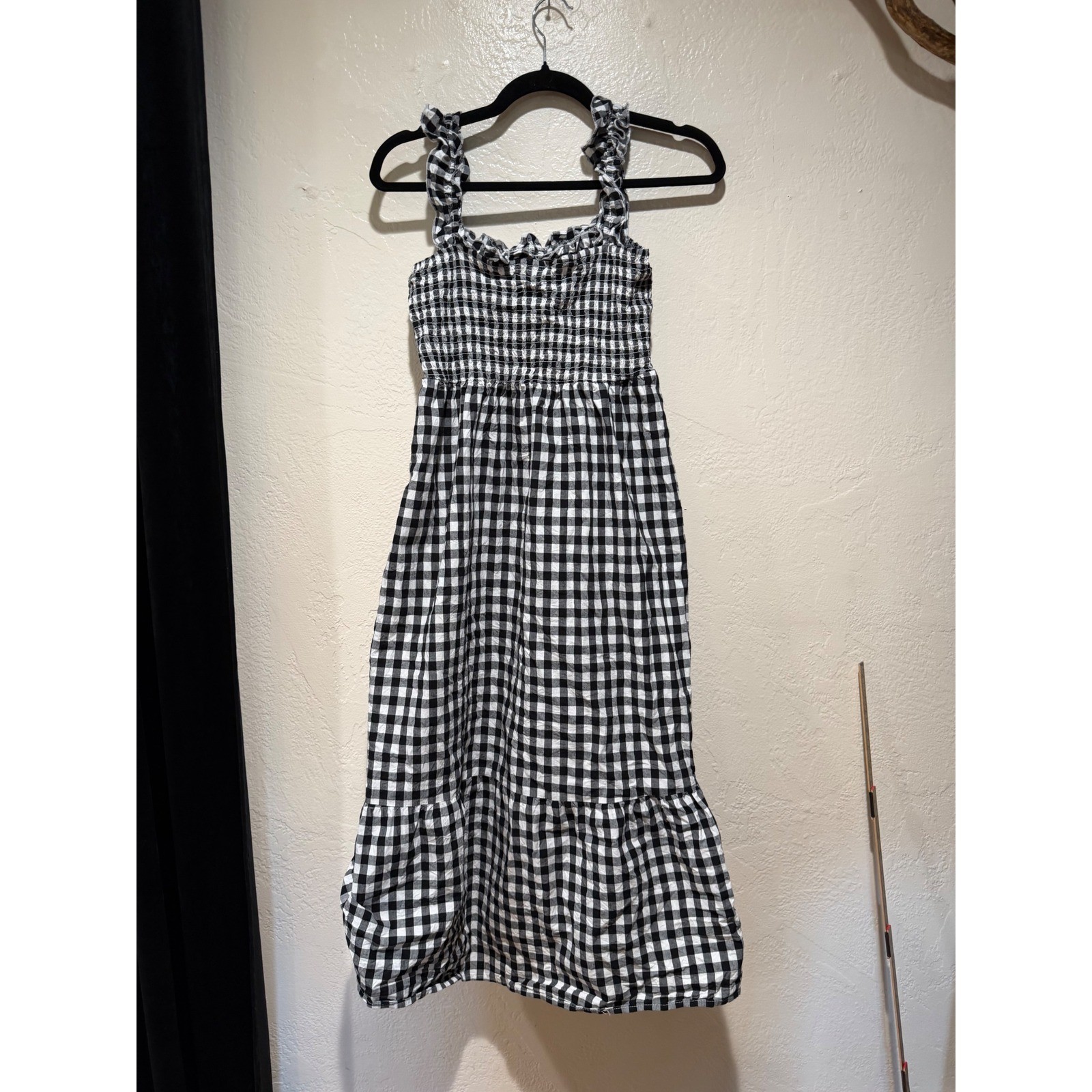 Black White Gingham Smocked Midi Dress Ruffle Strap Tiered Pockets Womens Medium