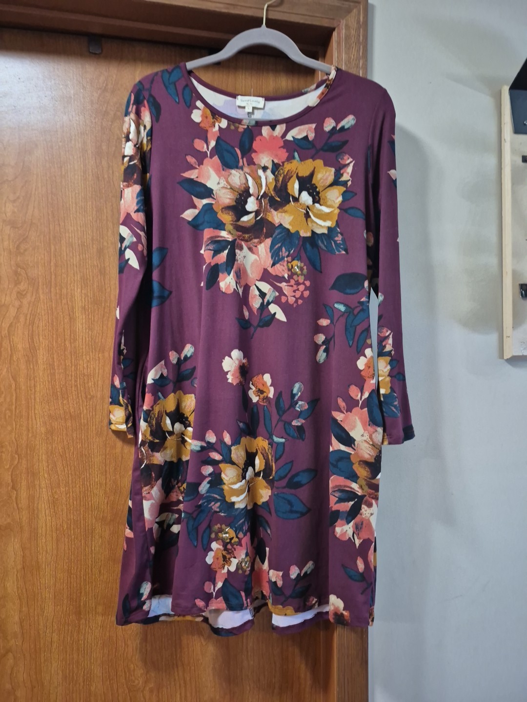 NWT New Botique Dress Size LARGE Maroon Floral With Pockets. Brand: Sweet Lovely