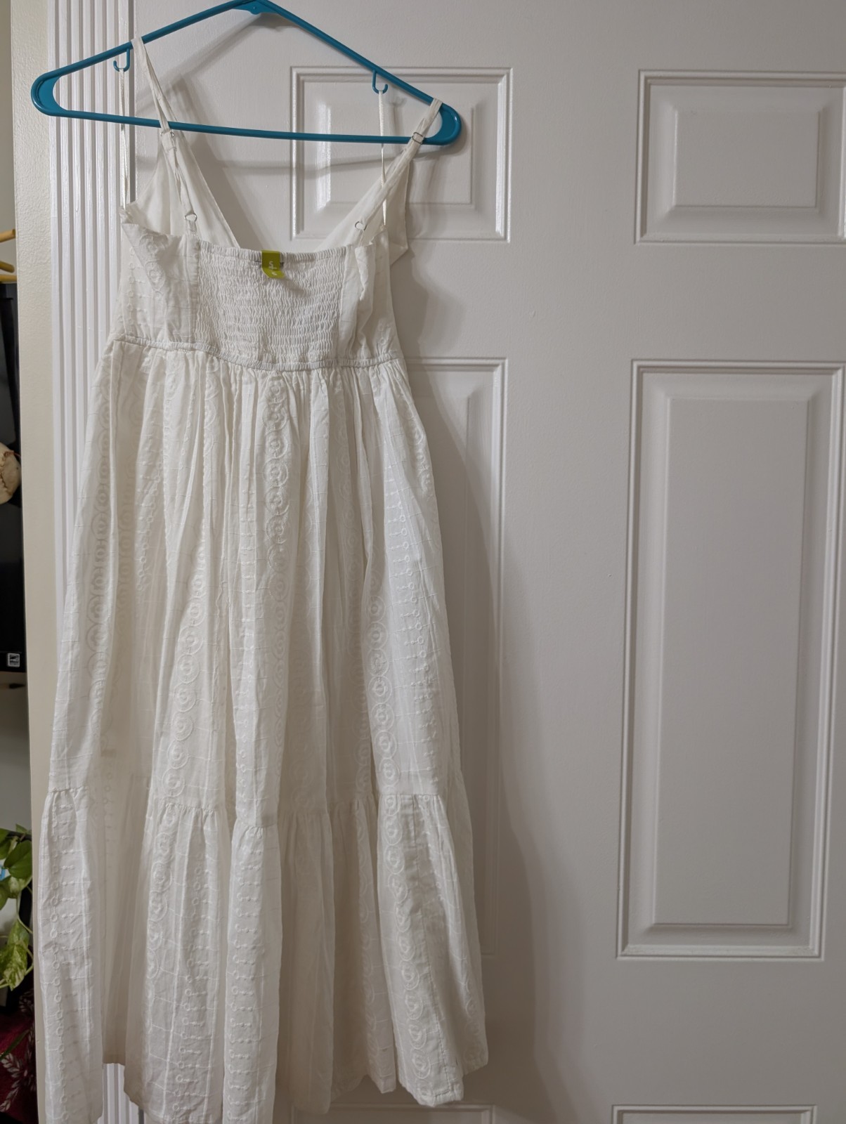 Oipunz White Solid V-Neck Smocked Tiered Midi Sundress Adjustable Straps S
