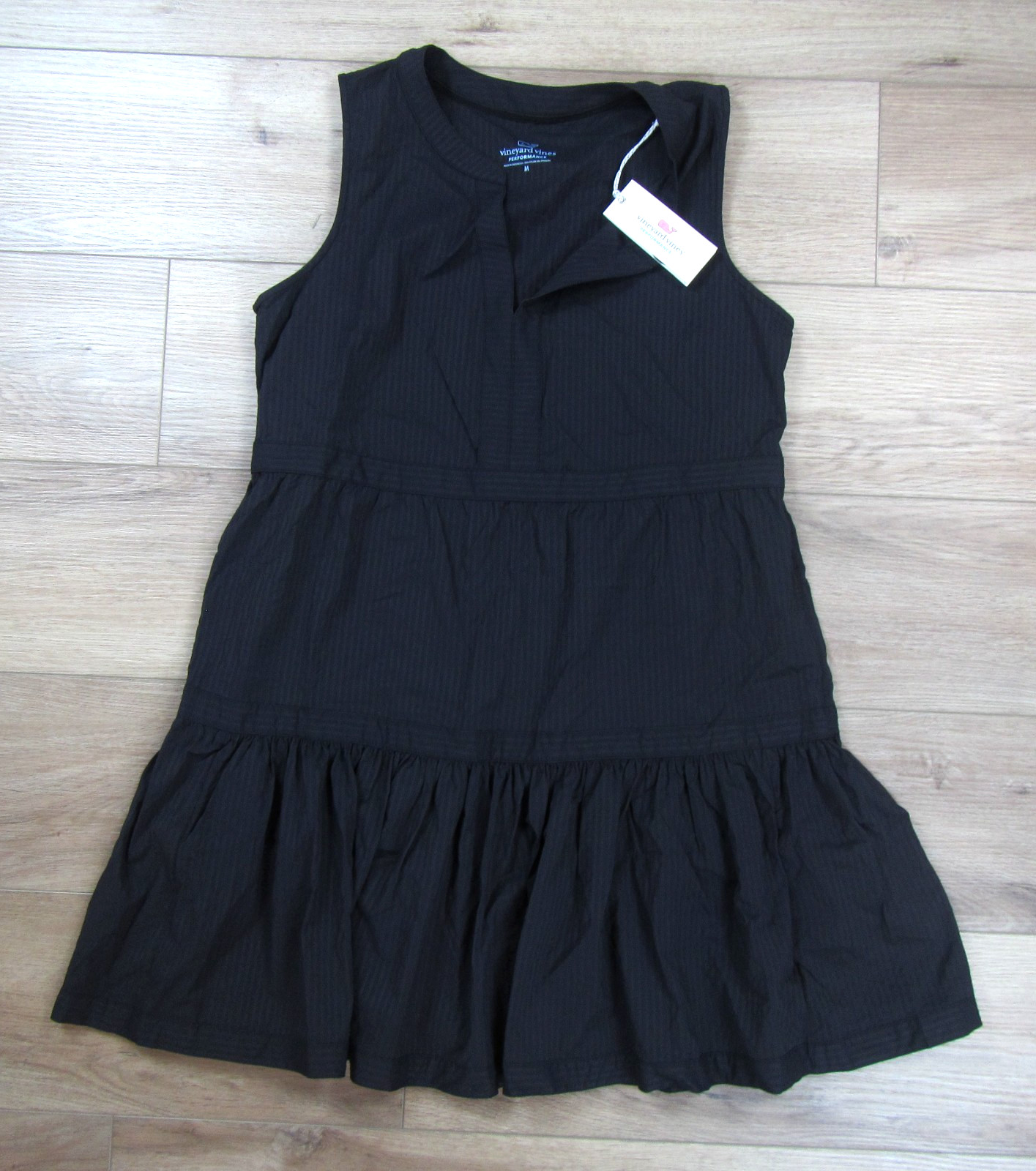 NEW VINEYARD VINES WOMENS HARBOR TIERED DRESS MEDIUM JET BLACK V2 PERFORMANCE