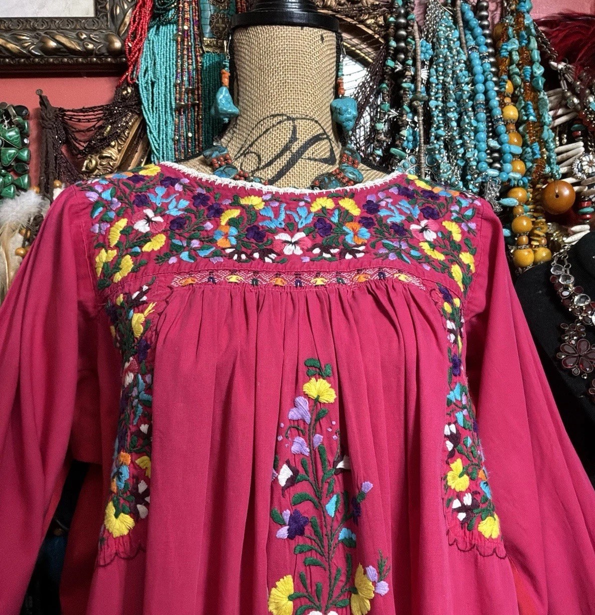 Beautiful VTG Long Sleeve Oaxaca Raspberry/Red Multi Colored Embroidered XL-XXL