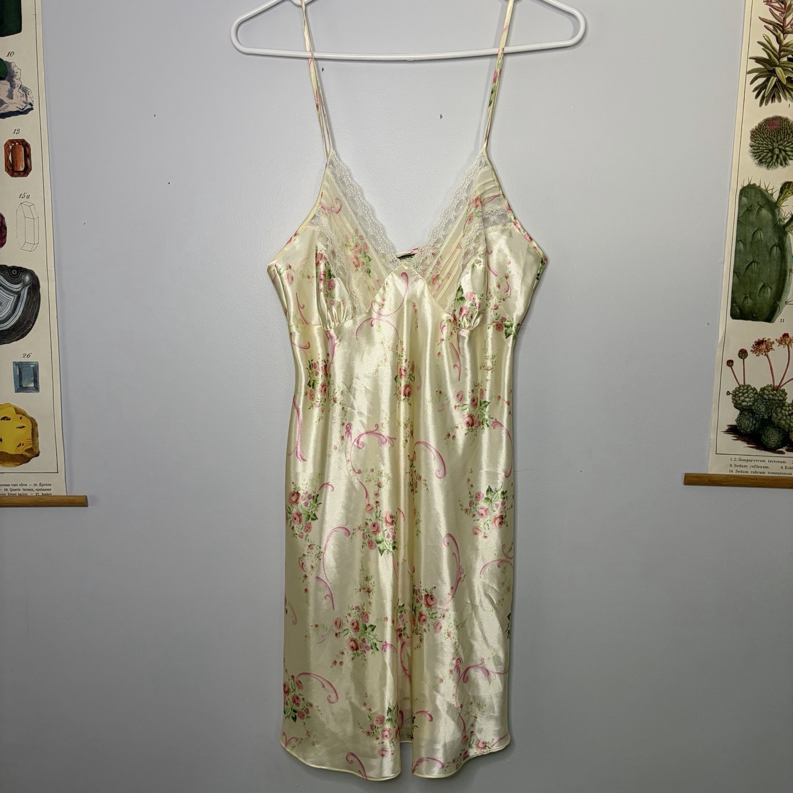 Romantic FLORAL Vintage Slip Dress Nightgown Adjustable Spaghetti Straps Lace M