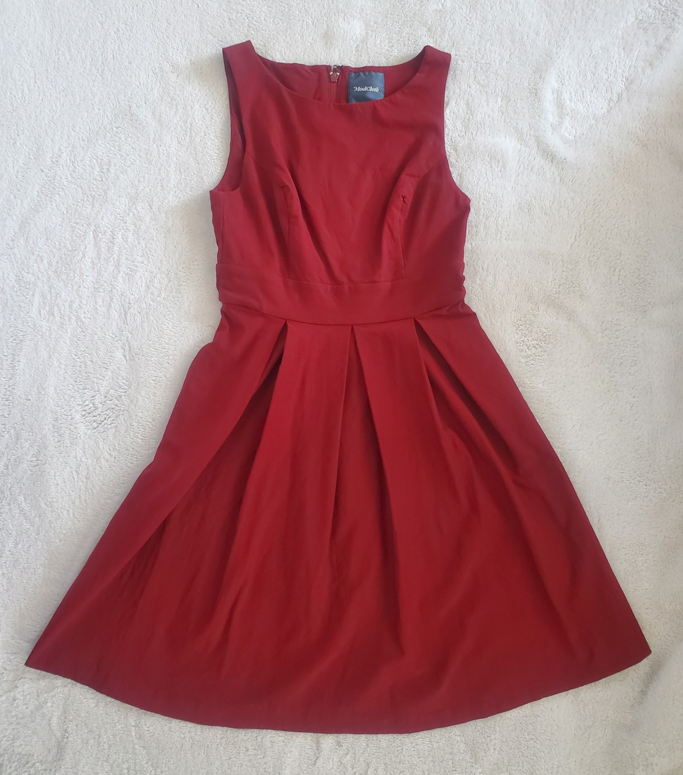 ModCloth Red Fit & Flare Pleated Boat Neck Sleeveless Knee Dress, Med. w/pockets