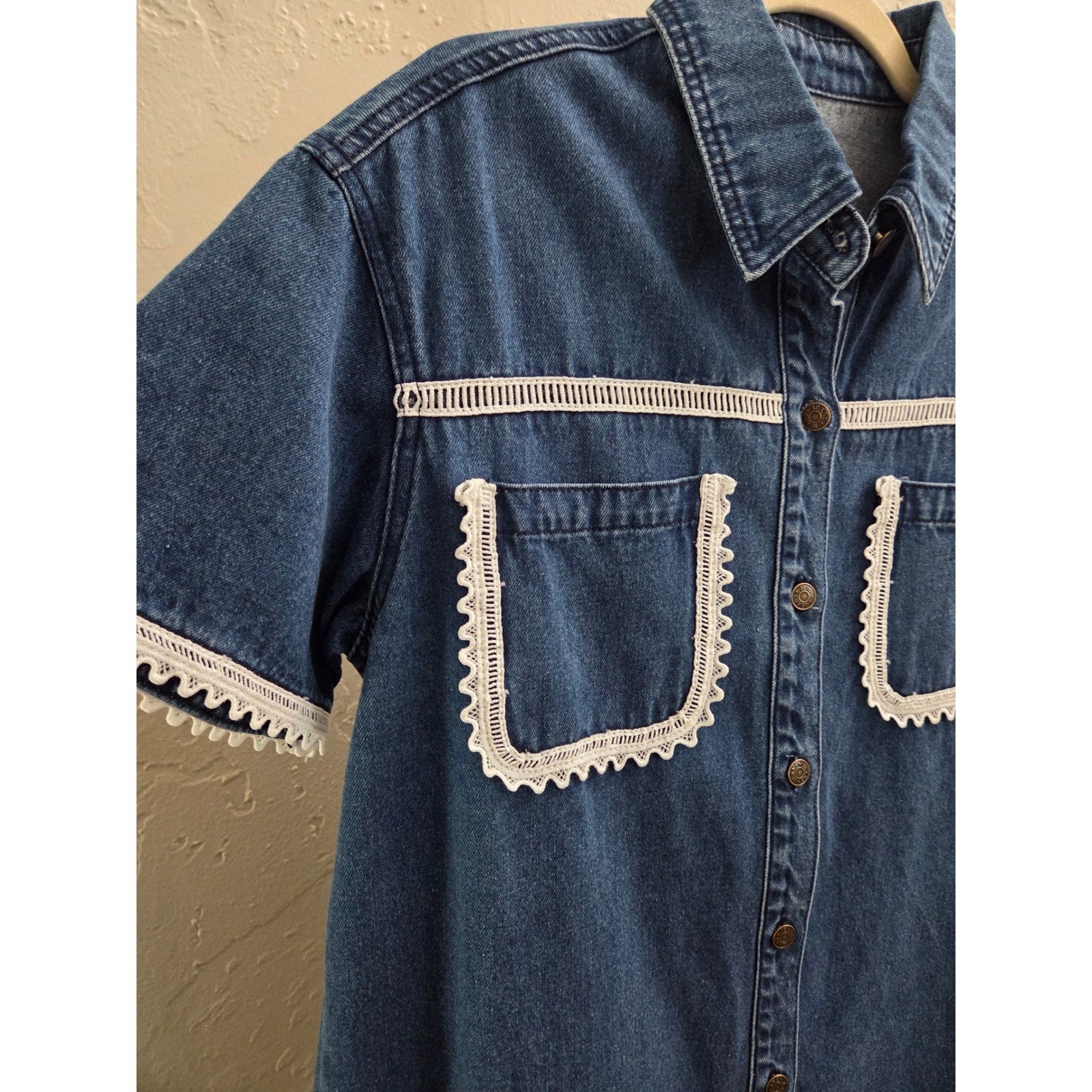 D102. Women’s Lace Trim Denim Button Down Dress