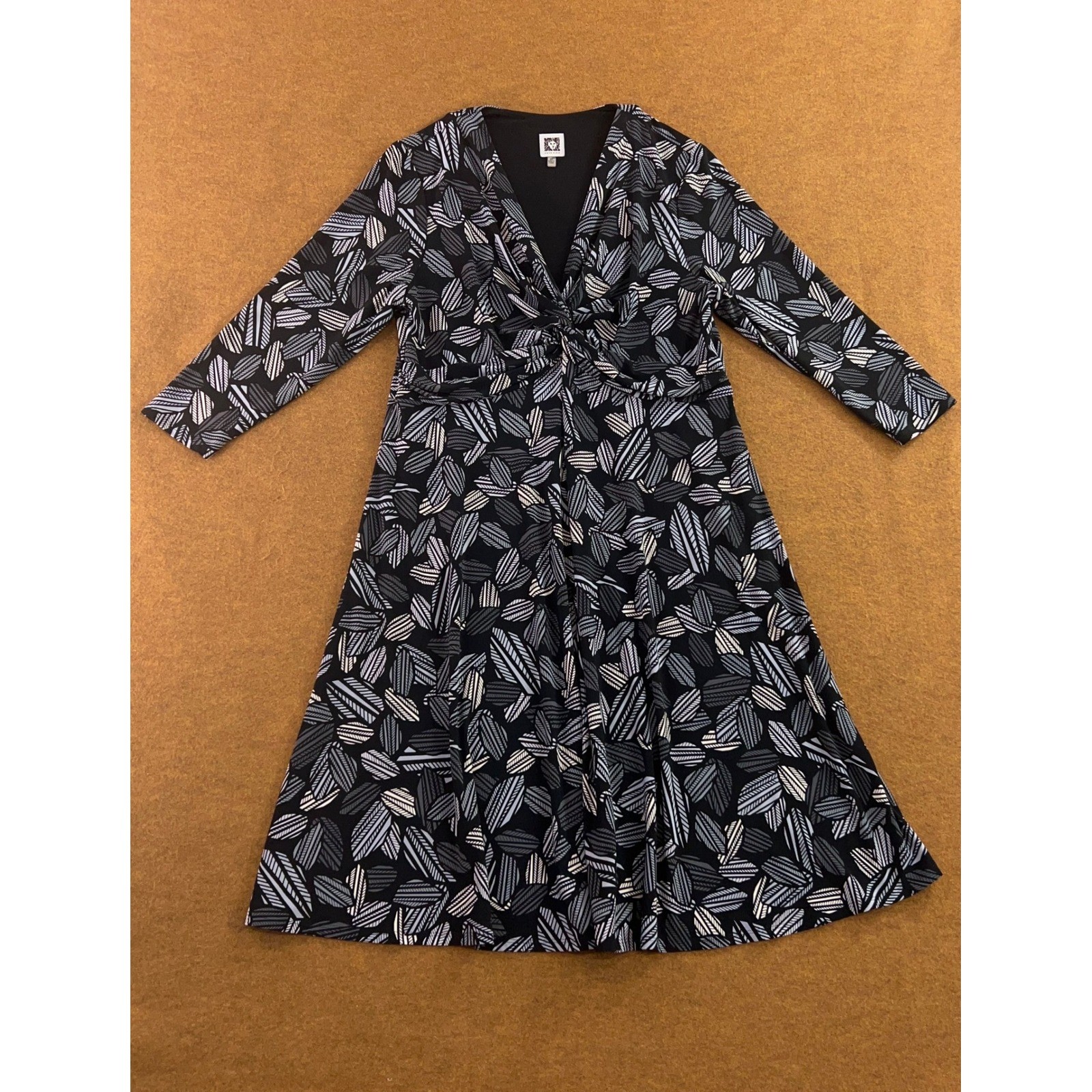 Anne Klein Womens Size 0X Black Grey Abstract Leaf Twist Front V-Neck Dress New