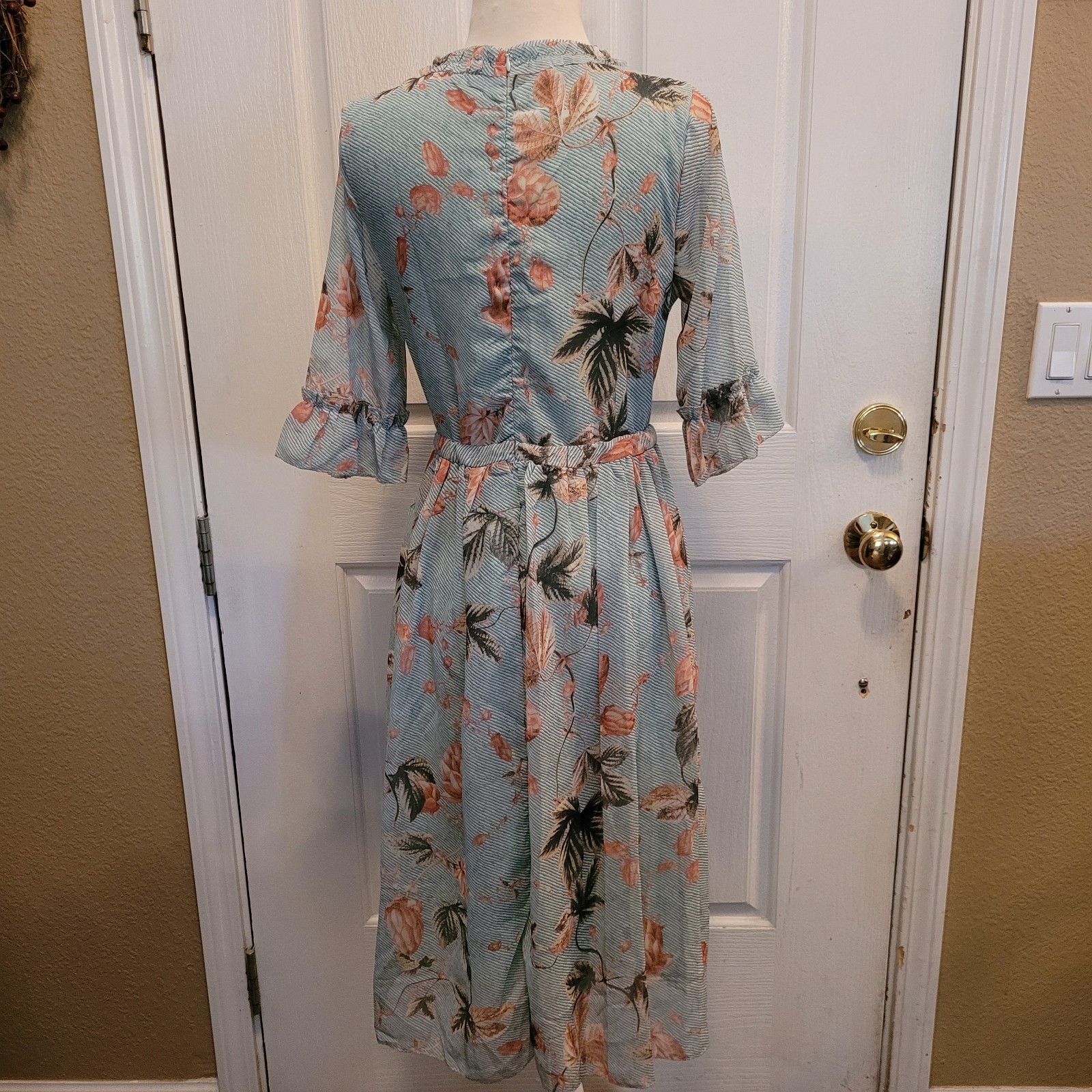 New Beach Core Dress Medium Beachy Summer Preppy Cottage Core Aloha Floral Blue