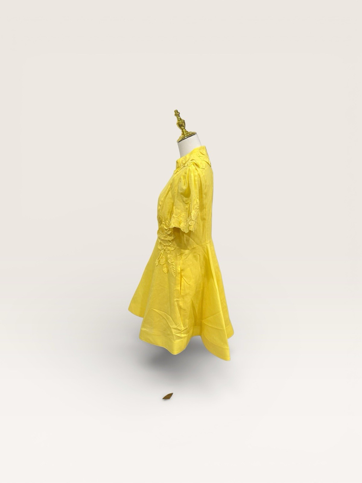 Antonio Melani SZ 8 Iris Linen Floral Appliqué Mockneck Dress Sunshine Yellow