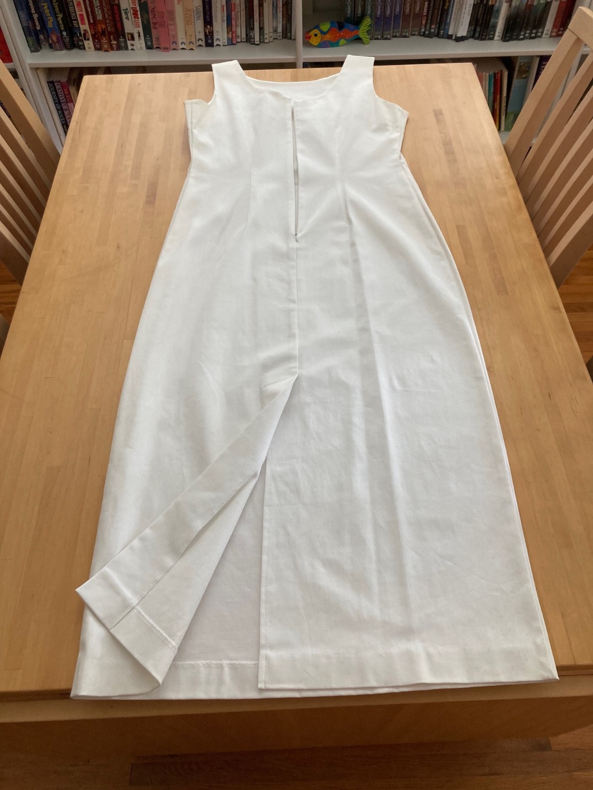 J Peterman white cotton/lycra sheath size 10-vintage/new