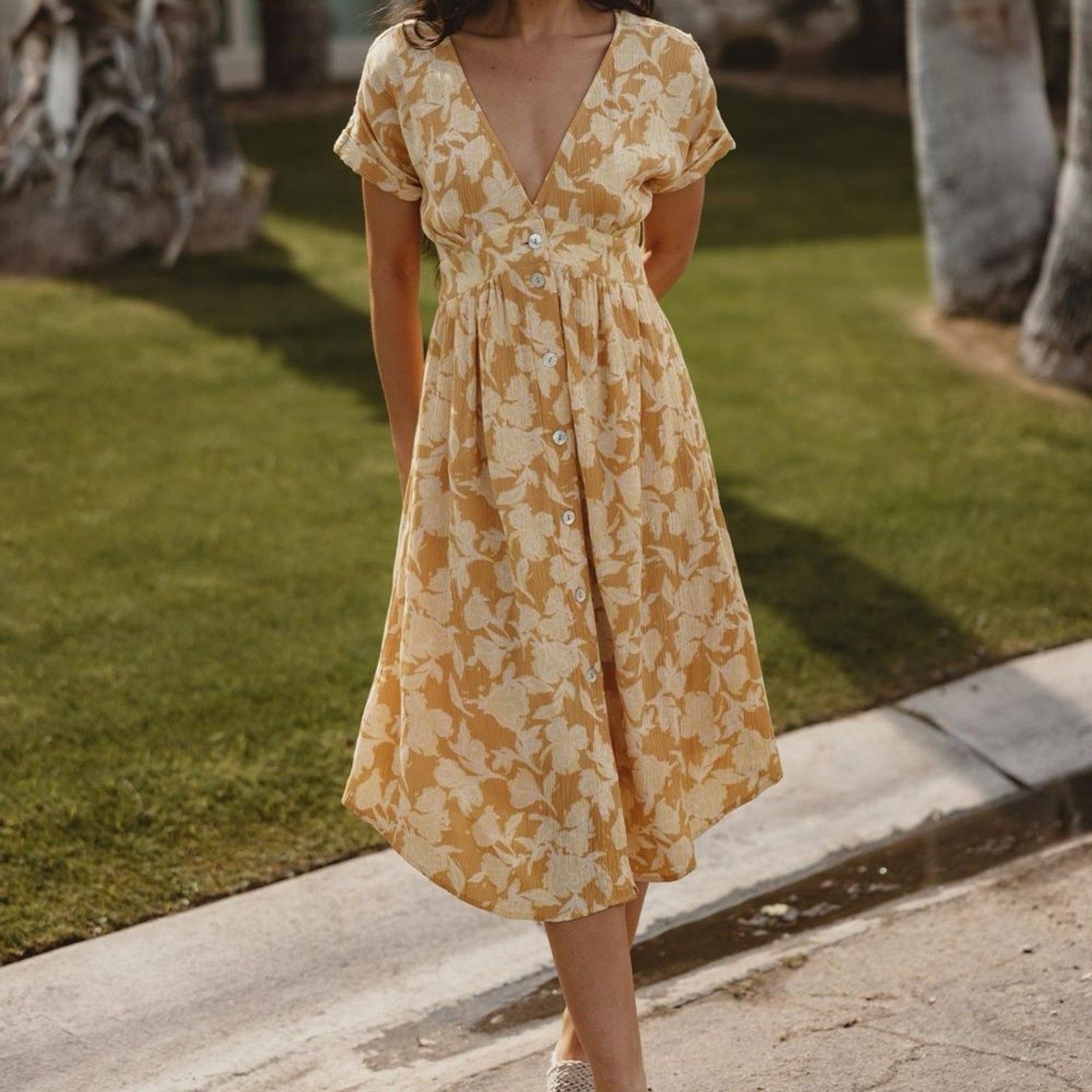 NWT The Normal Brand Ezra Crepe Deep V Button Thru Dress Yellow Size Small NEW
