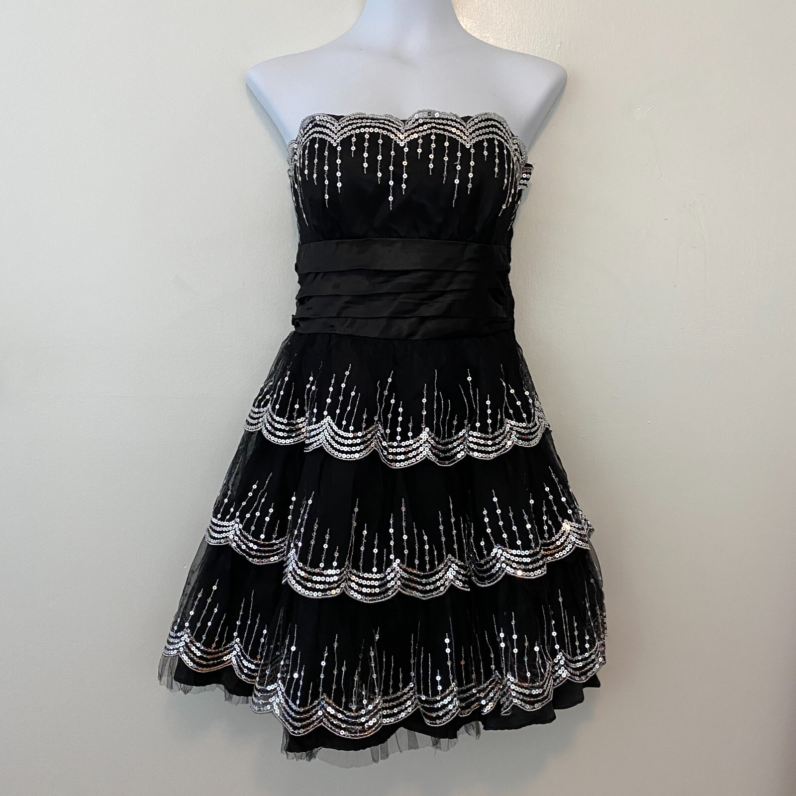 Masquerade Black Short Strapless Formal Dress Size 13/14 Silver Sequin Prom
