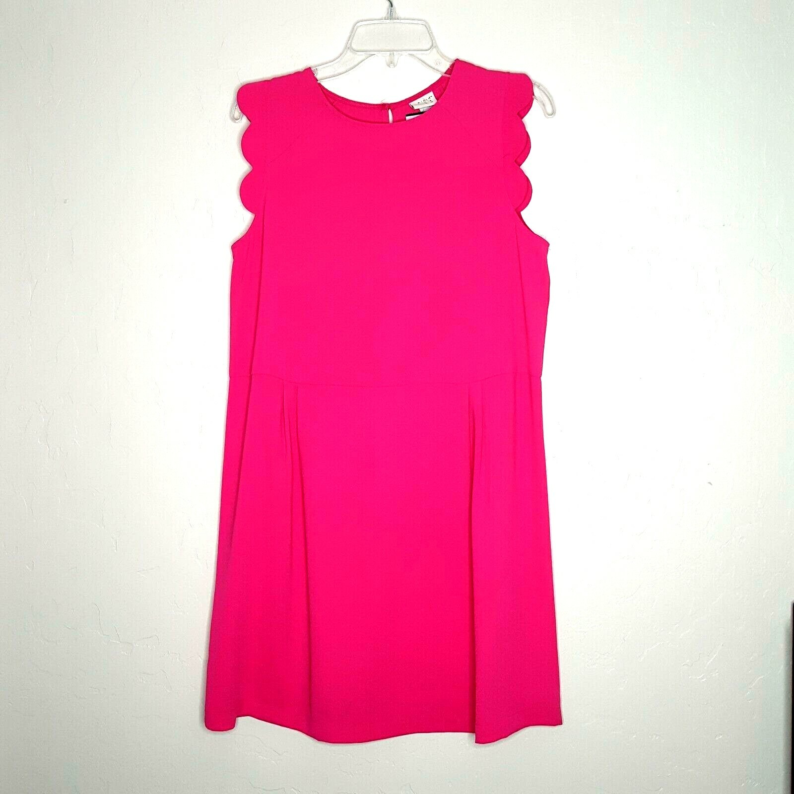 a n d e a w y Size Medium Hot Pink Dress Sleeveless