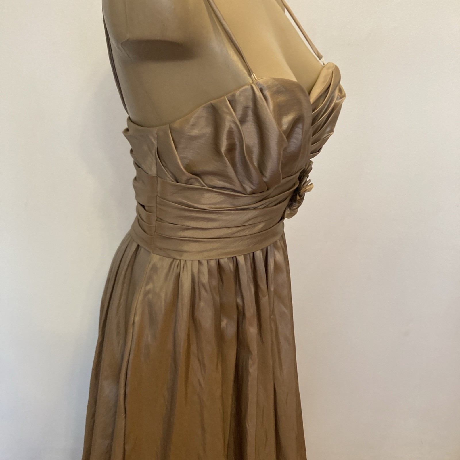 Watters and Watters size 6 beige long gown dress