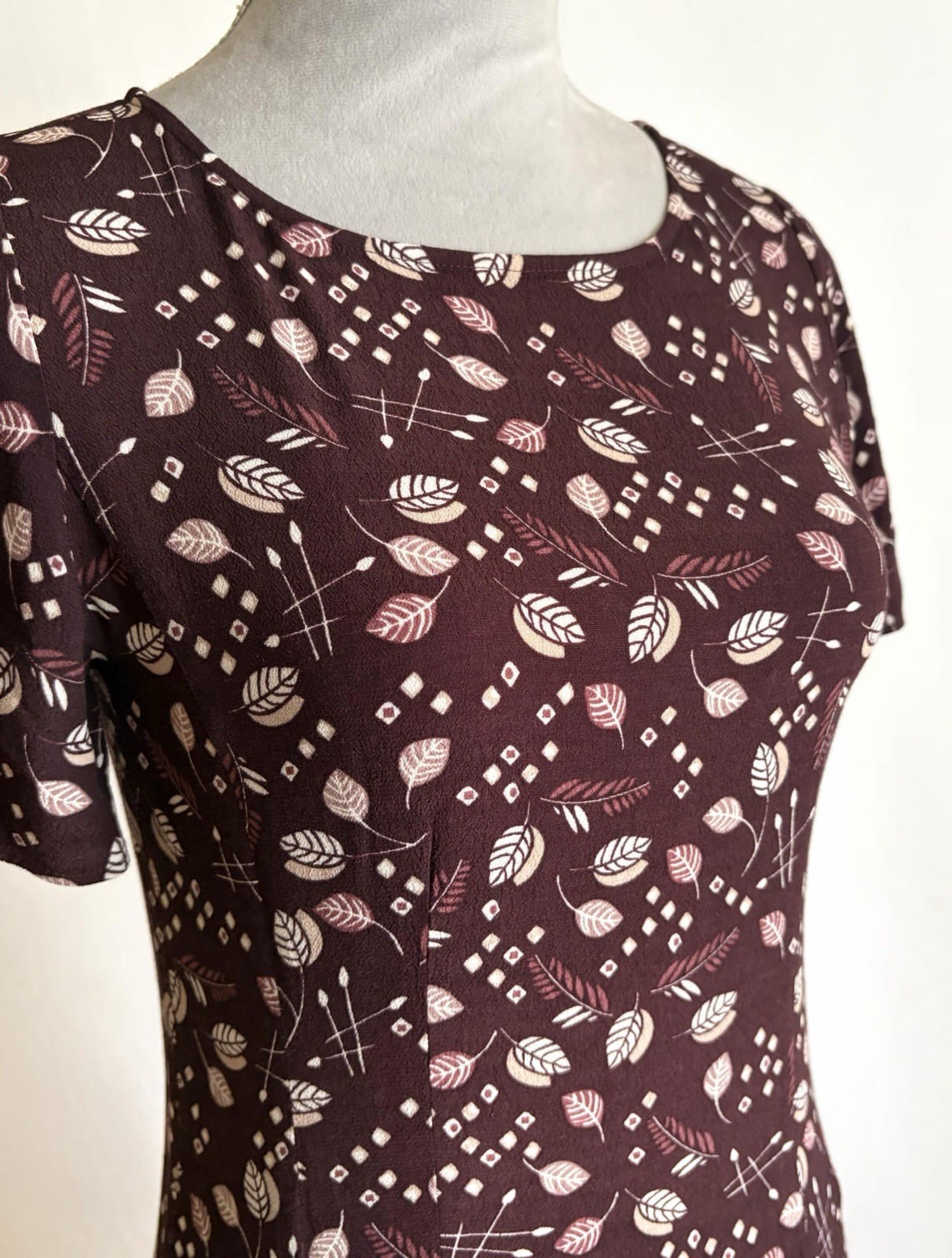 Somewhere Paris Leafy Mini Sheath Dress Rayon Burgundy Sz 36 EU, US Sm
