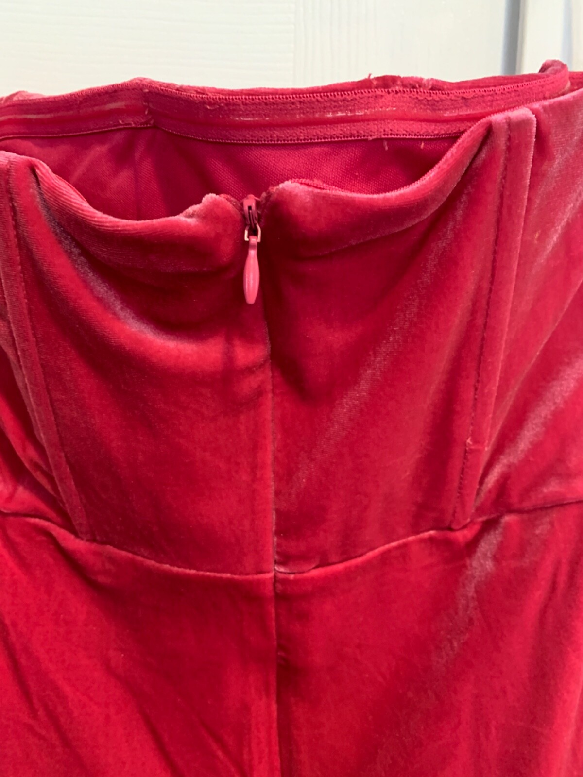 Lulu’s Glamorous Celebration Sz S hot pink velvet tulip dress, NWT, strapless