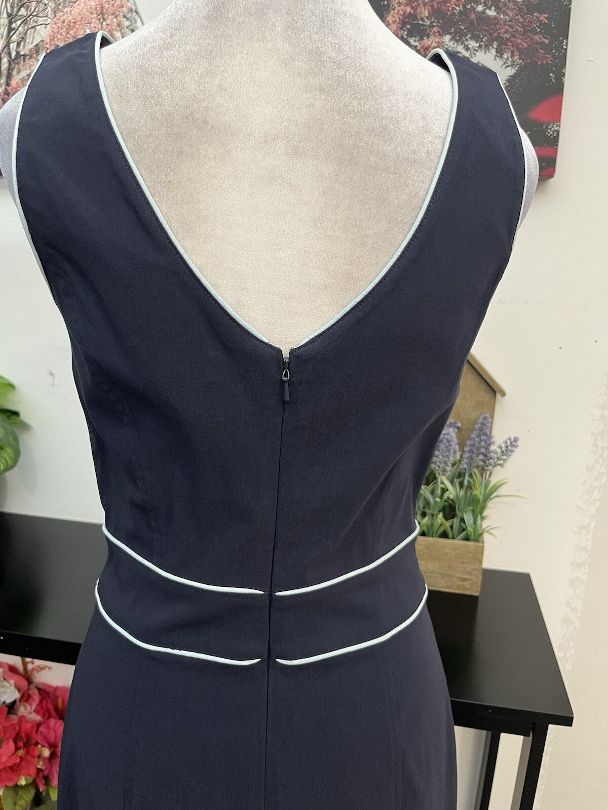 EXPRESS Stretch Women Sheath contrast trim dress Size 5/6 Sleeveless Zipper Back