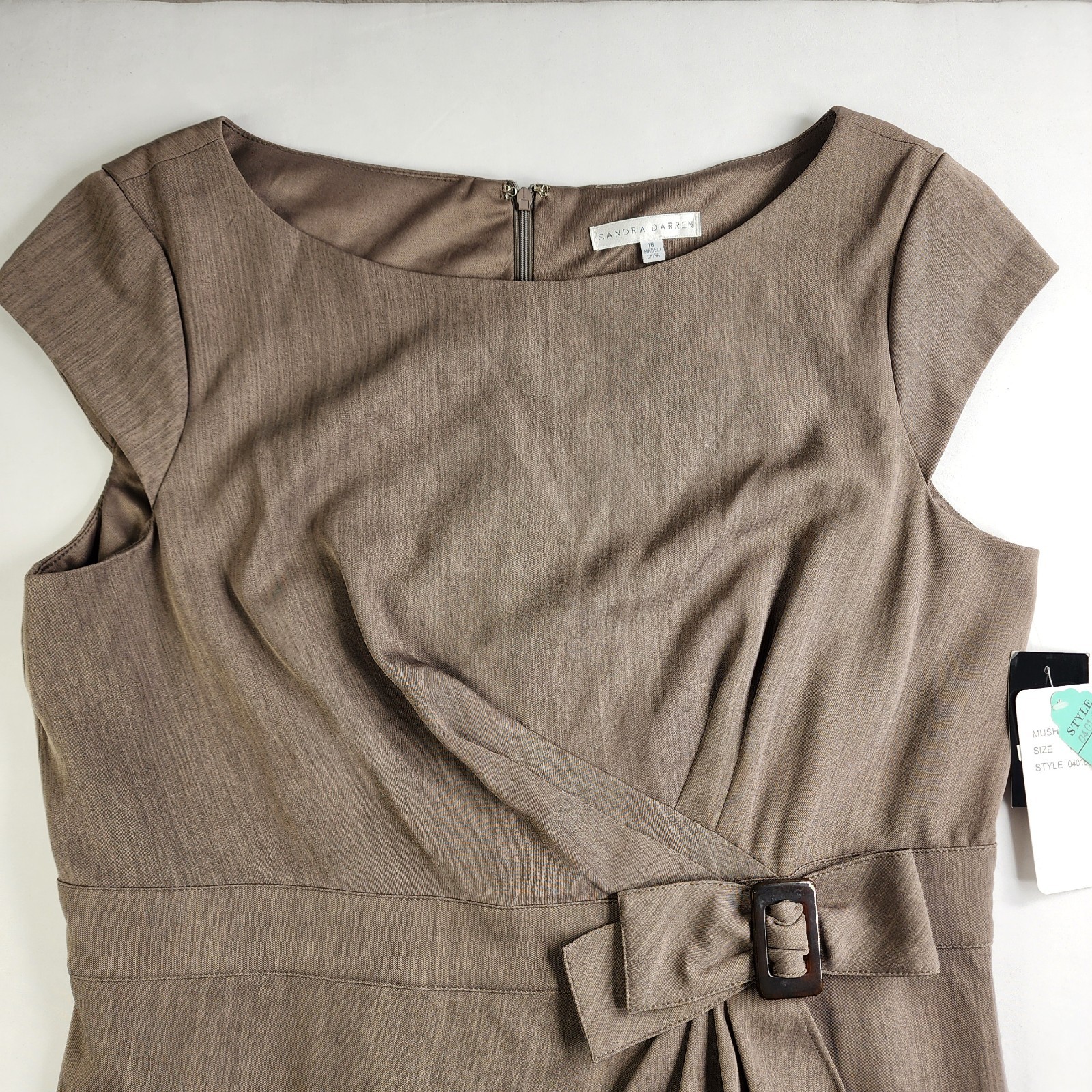 Sandra Darren Woman’s Size 16 XL Solid Light Fawn Dress Sleeveless Career Casual