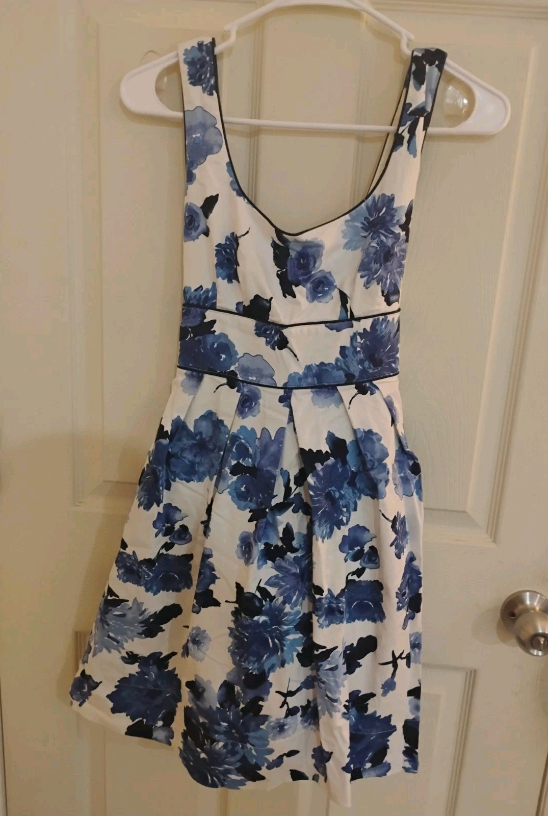 Teeze Me Fit Flare Dress Size 7 Juniors White Blue Floral Pleated Sleeveless