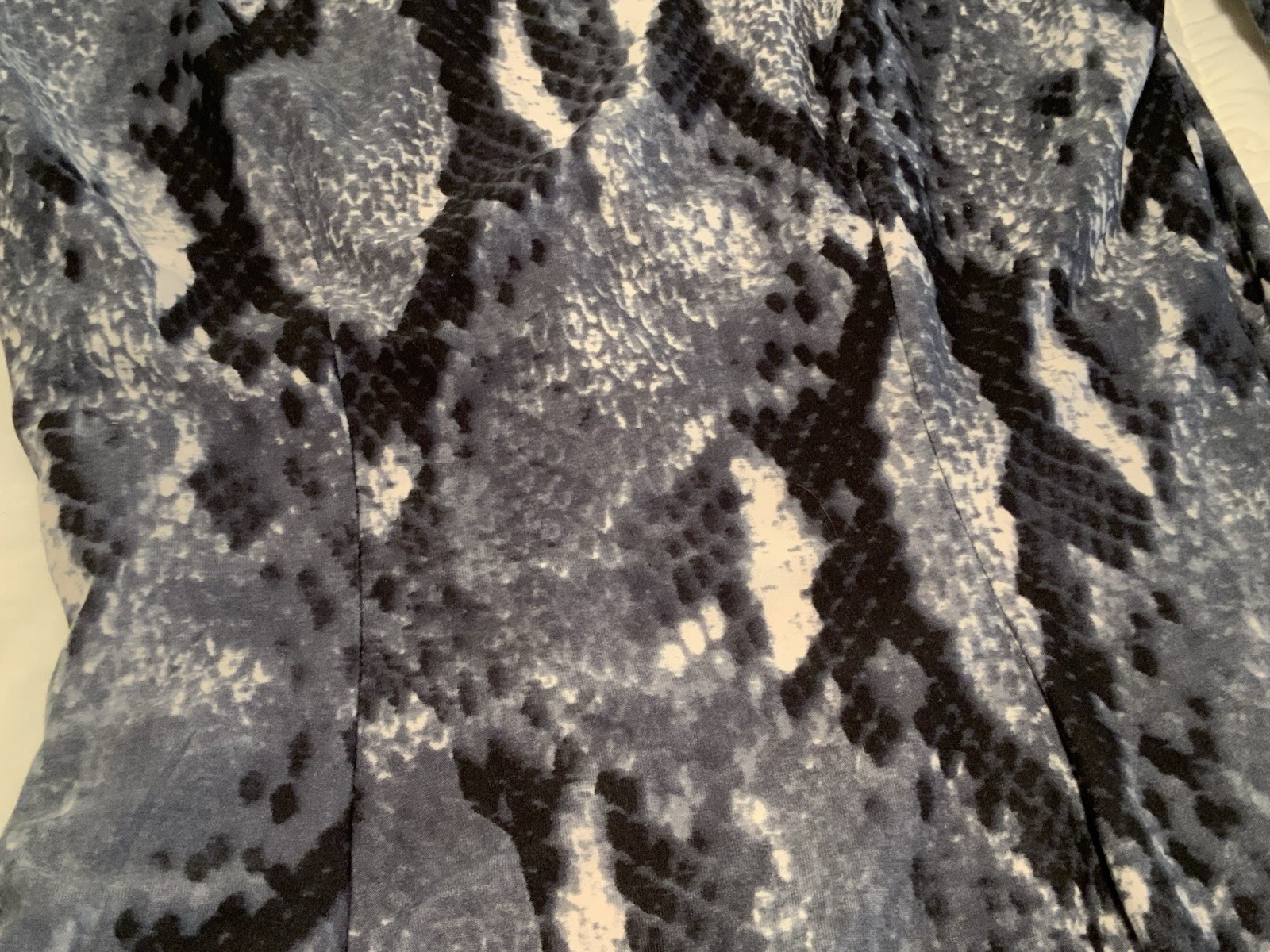 Cache Size Small Dress. Flattering Wrap Style. Black, Gray, White. Non Smoker.