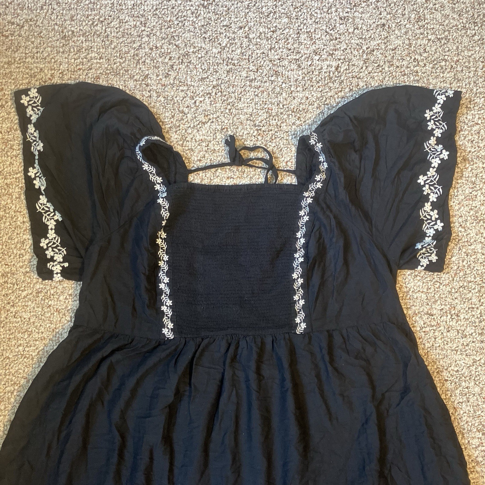 Old Navy Womens Flutter Sleeve Dress Size 3X Black White Embroidered Peasant