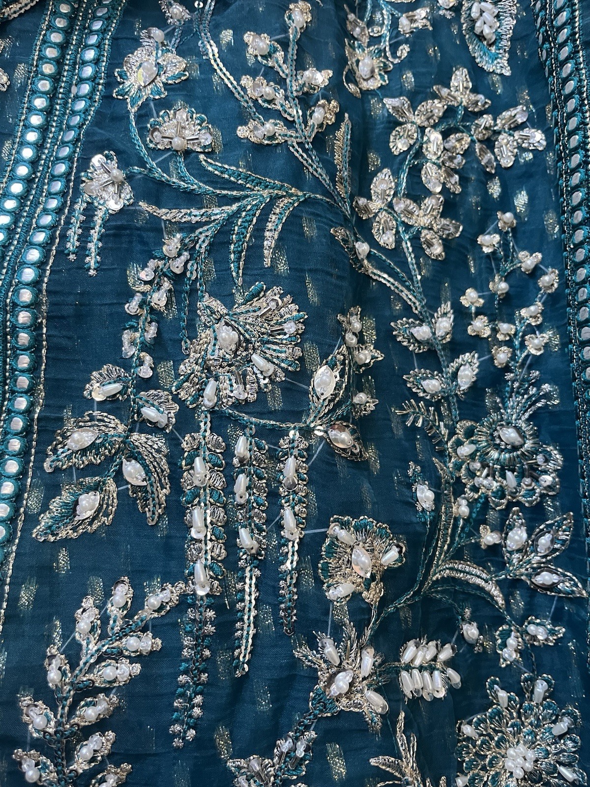 A Beautiful Terquise Heavy Embroidered Beaded Long Dress Suit Size Medium. VGC