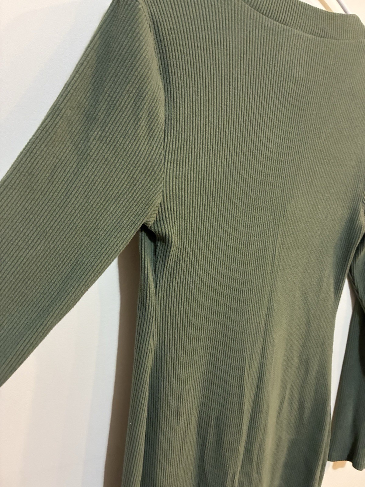 Isabel by Ingrid+Isabel Green Ribbed Button Front V-Neck Midi Body-Con Dress SM