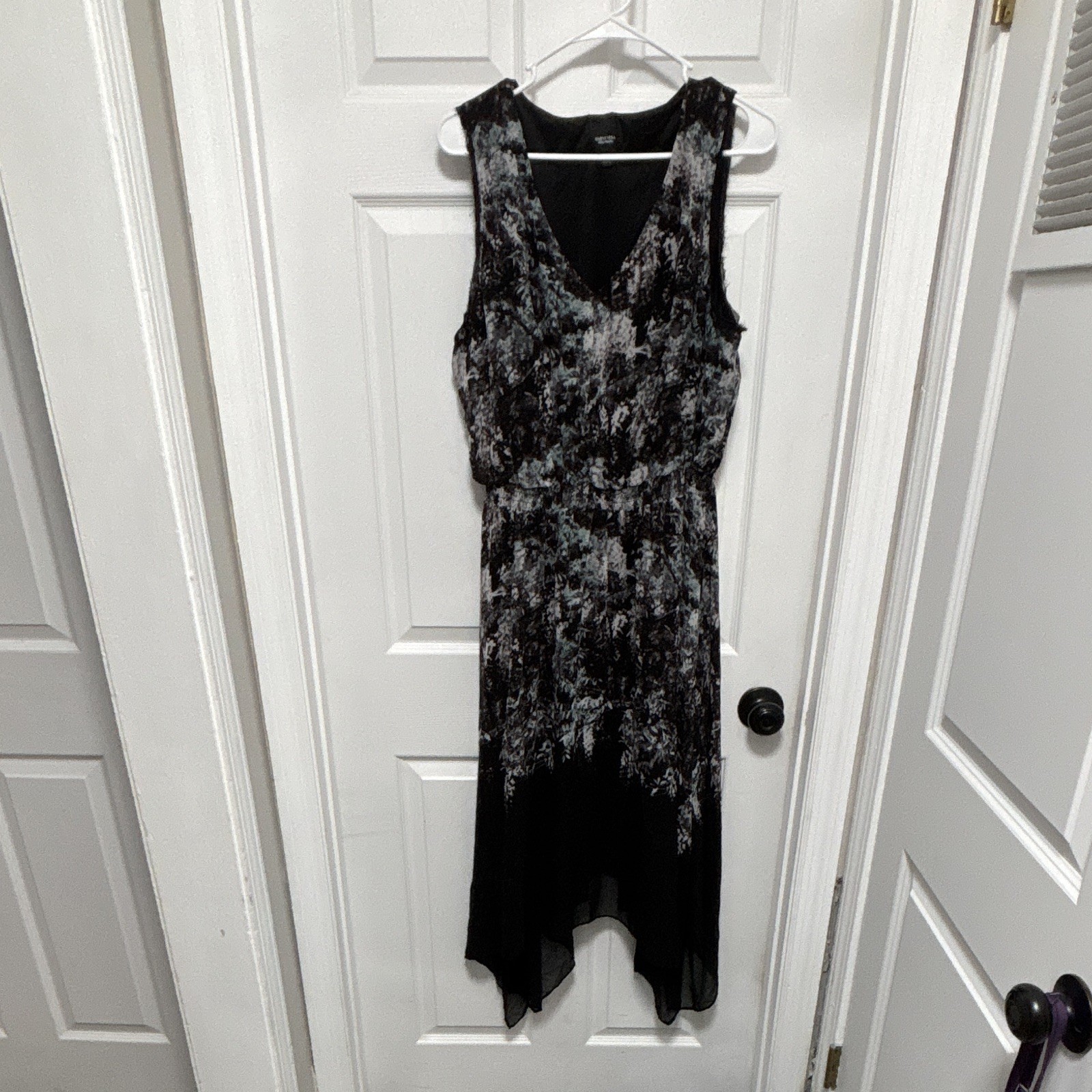 Simply Vera Vera Wang XL Black/Gray Abstract A-Line Knee Dress V-Neck Sleeveless