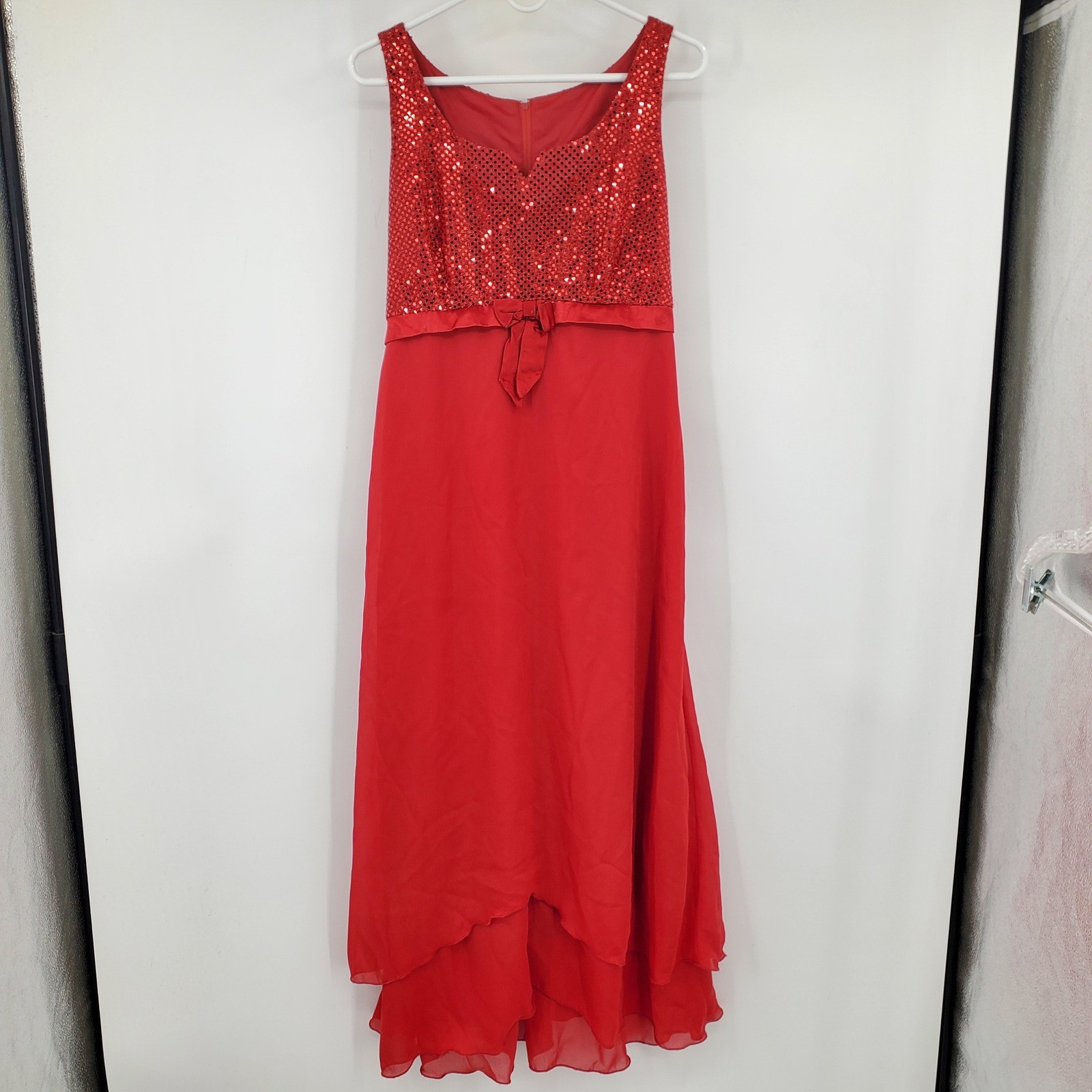 Molly Malloy Evening Red Sequin High-Low Gown Dress Size 14 Sleeveless Formal