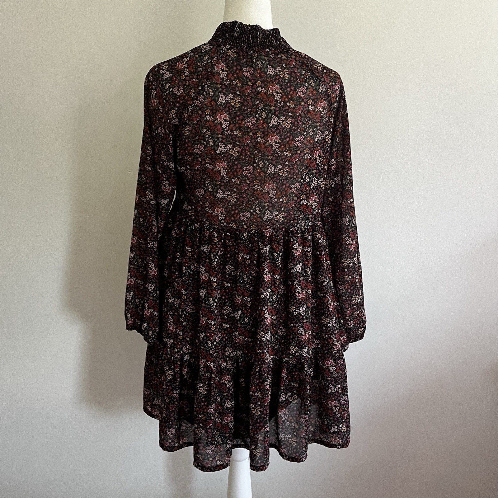 American Eagle XS Black Floral Chiffon Smocked Tiered Ruffle V-Neck Mini Dress
