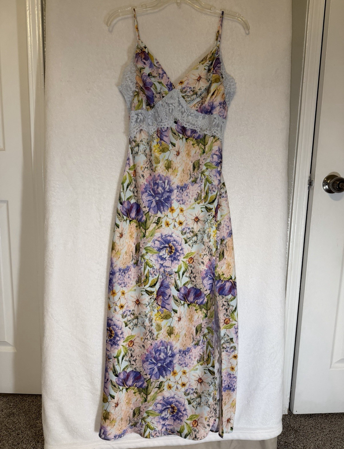 ASTR The Label Purple Multi Floral Lace Trim V-Neck Midi Slip Dress L