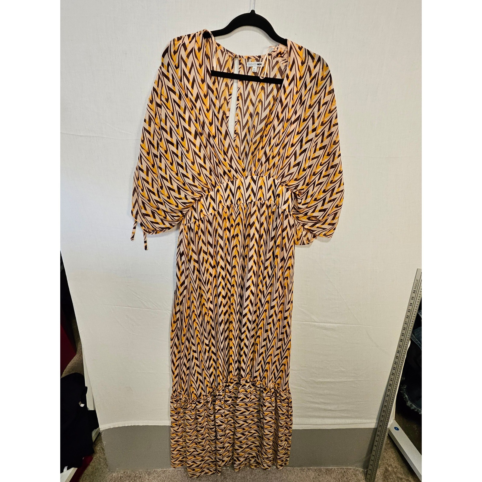 Fashion Nova Womens XL Yellow Brown Chevron Geometric V-Neck Maxi Dress MA9855
