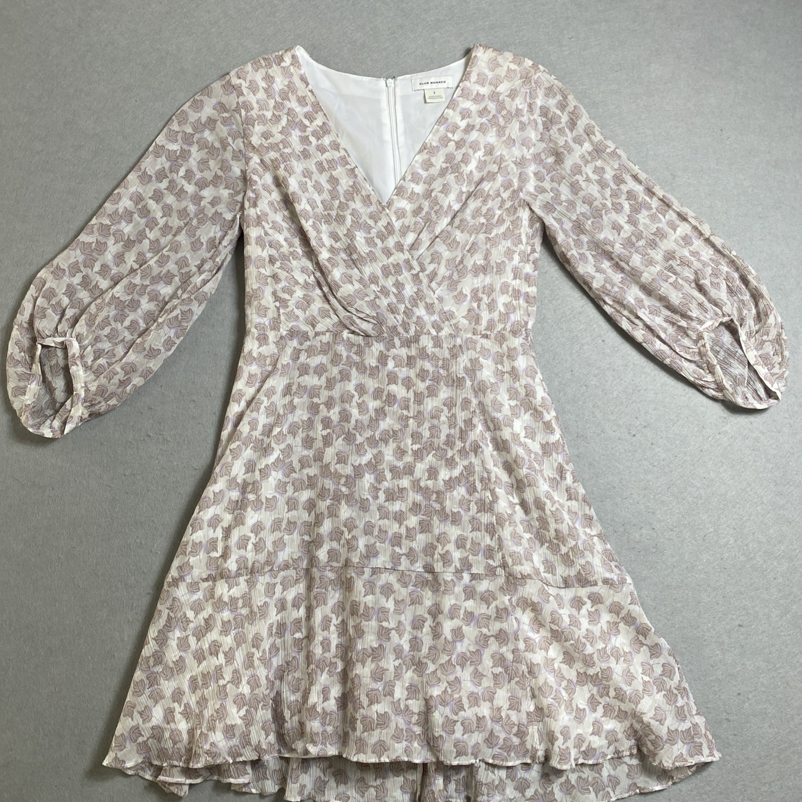 Club Monaco Silk blend Crinkled Long sleeve dress leaves floral print