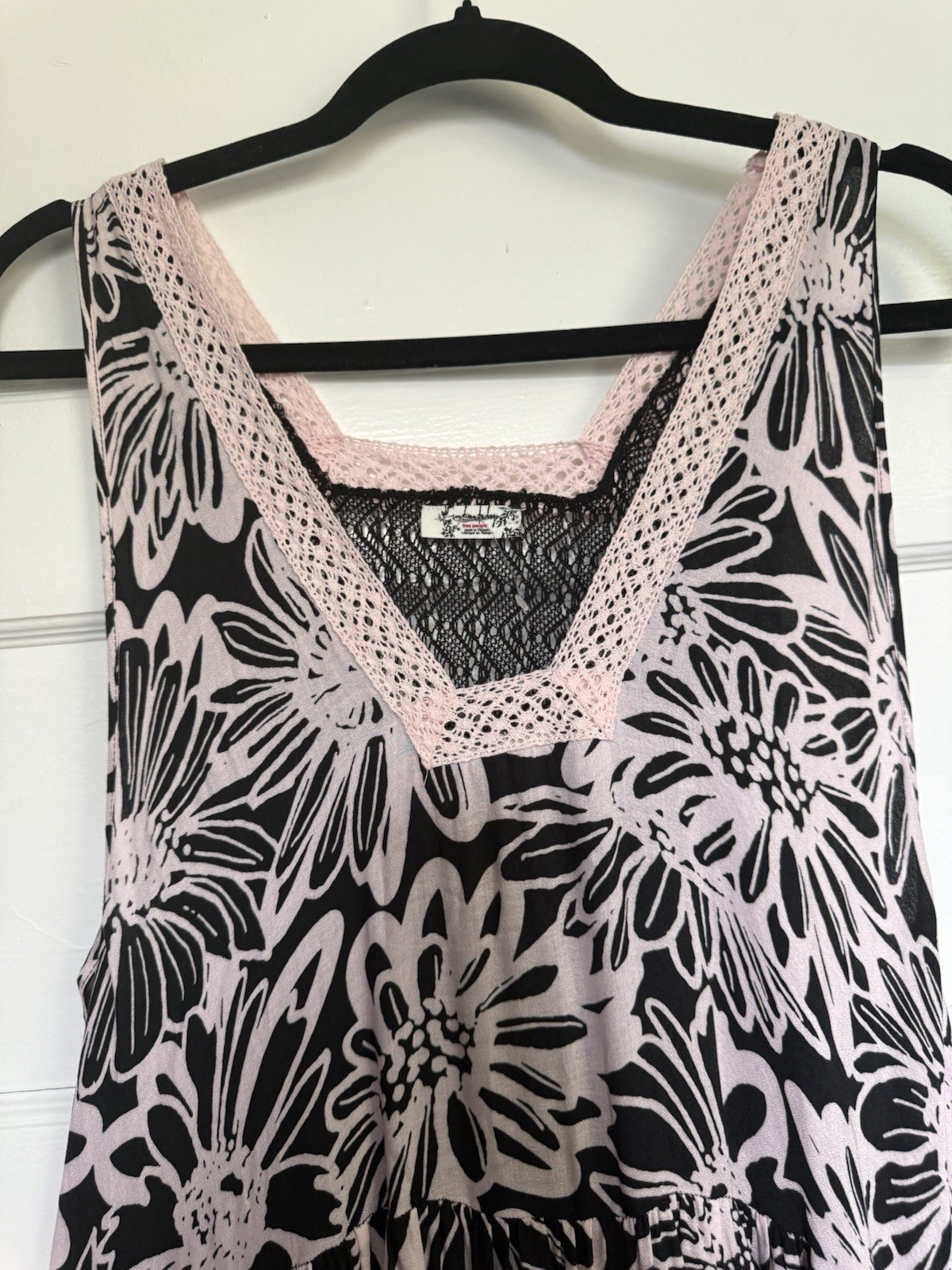 Free People “Tiers For You” Boho Maxi Dress w/Floral Print & Crochet Trim M