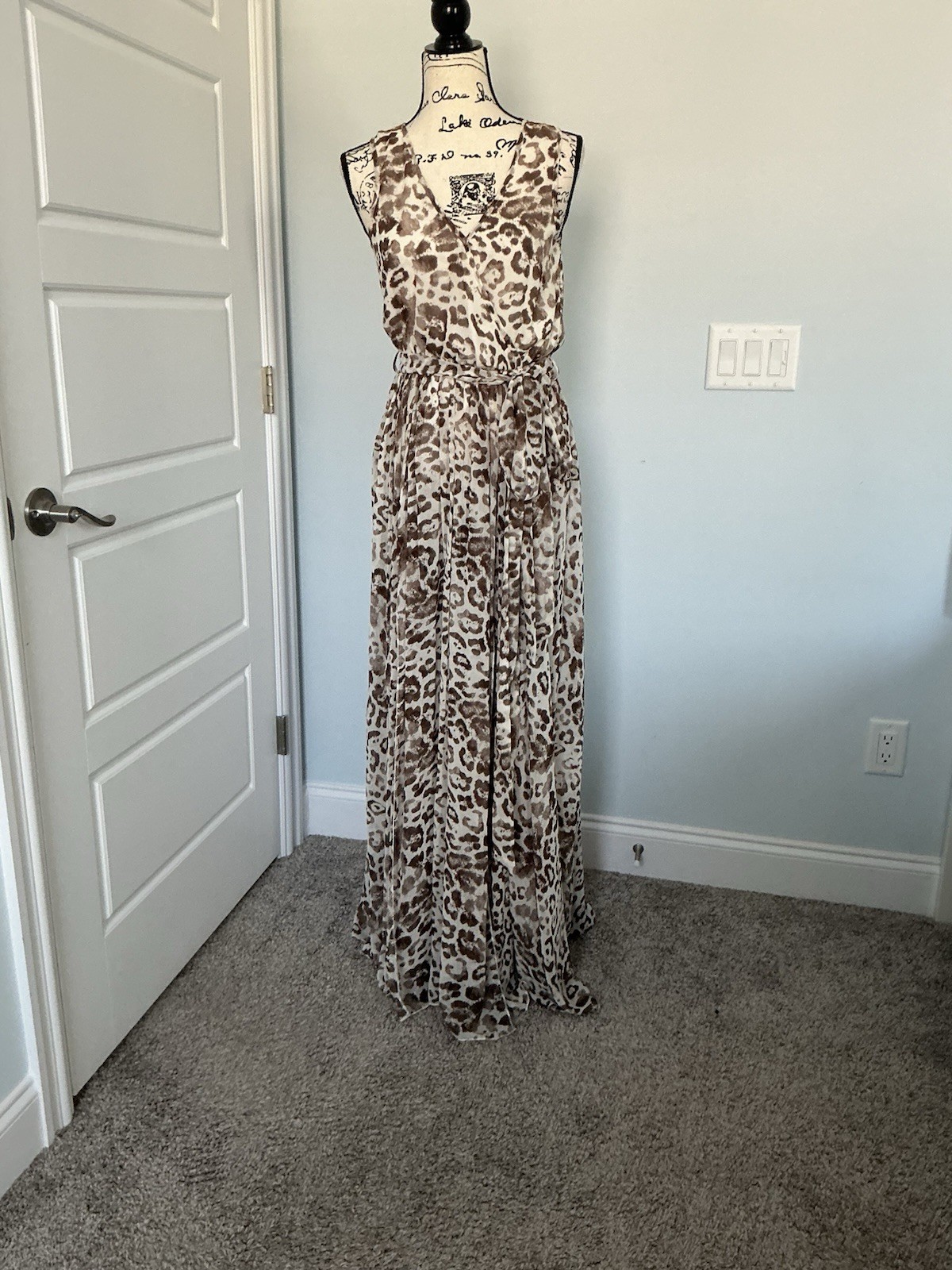 VICI Beige/Brown Leopard Animal Print Chiffon V-Neck Lined Maxi Dress S