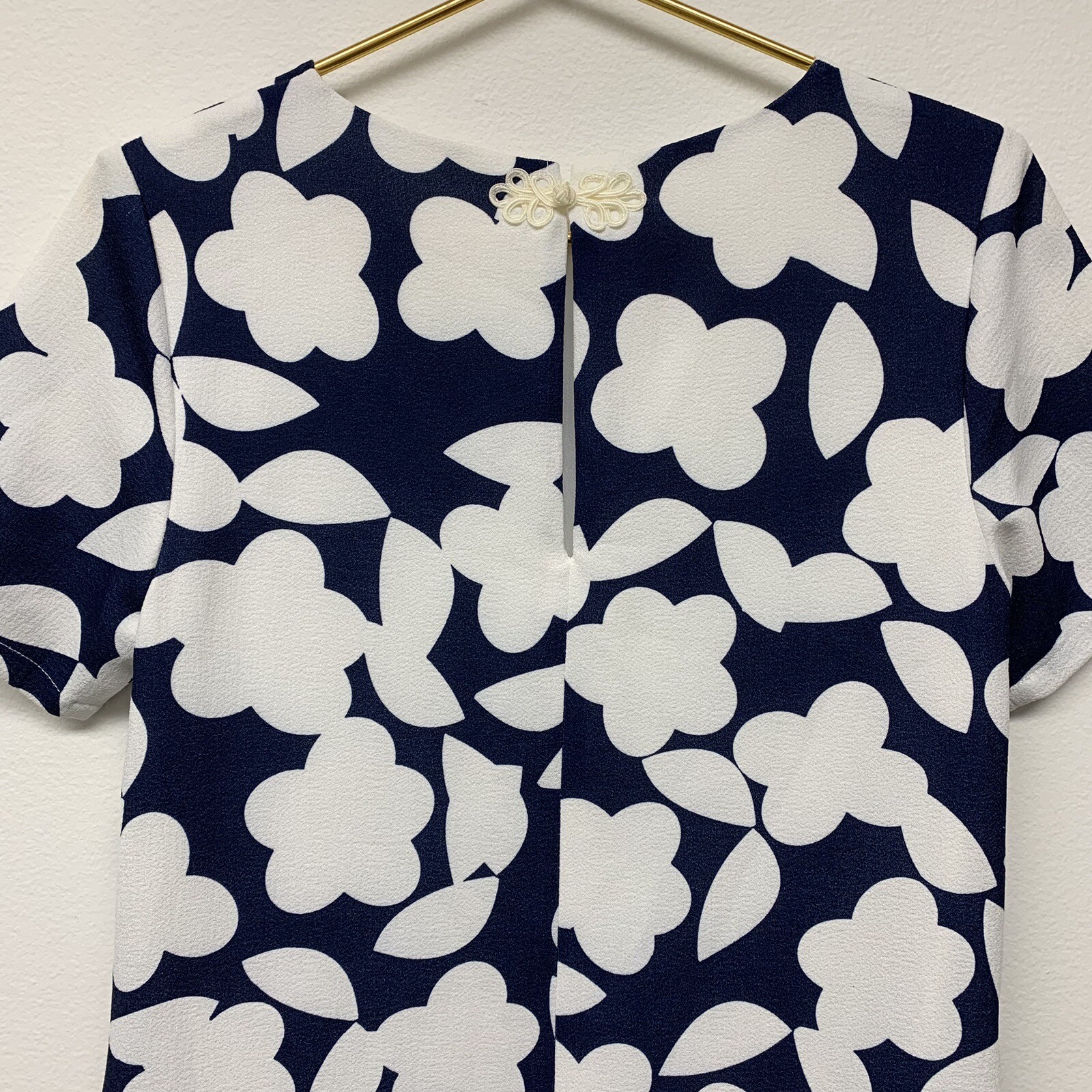 Pink Martini Short Sleeve Sheath Dress Size Small Pockets Navy Blue Crepe Floral
